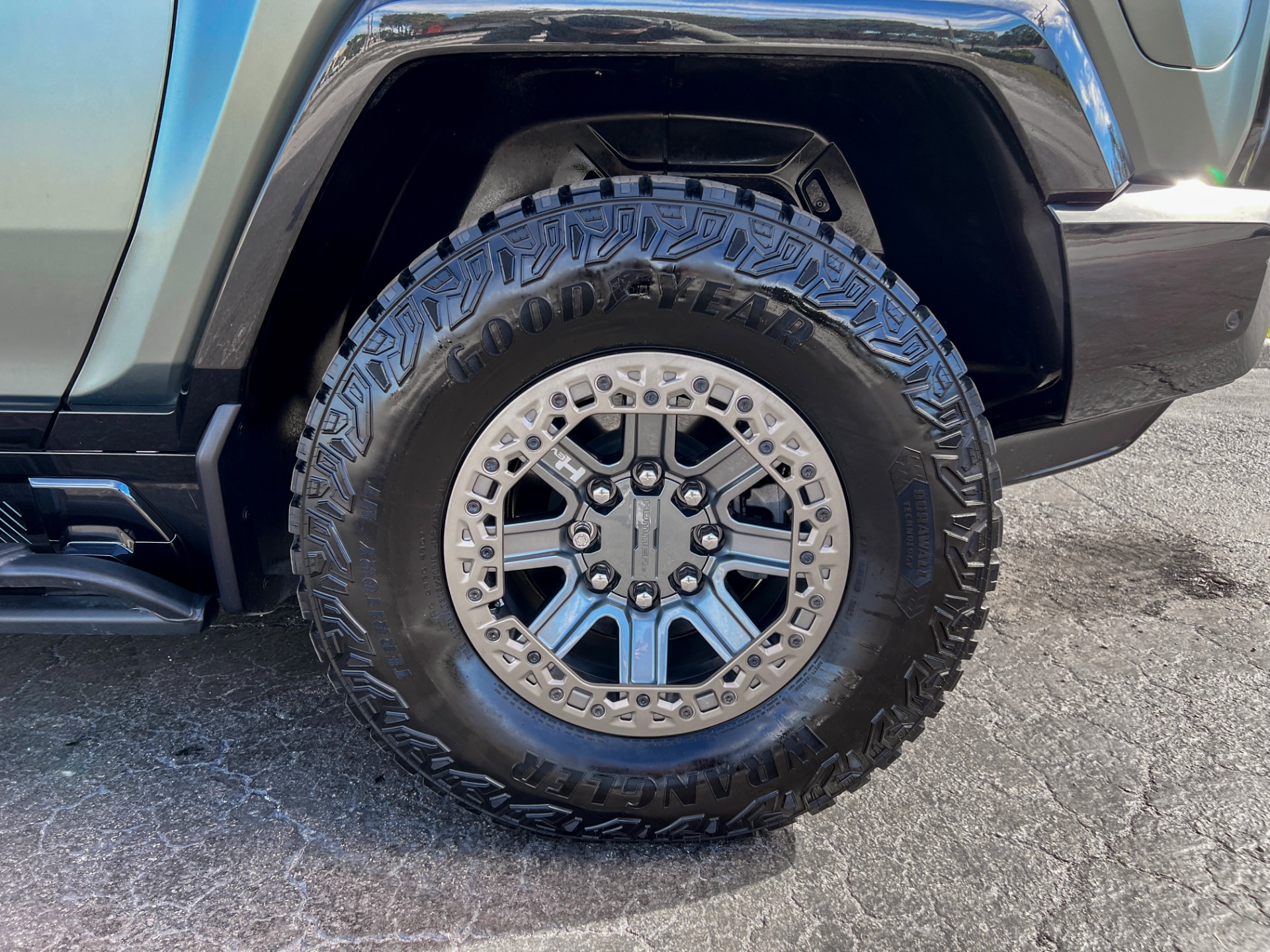 Used-2024-GMC-HUMMER-EV-3X