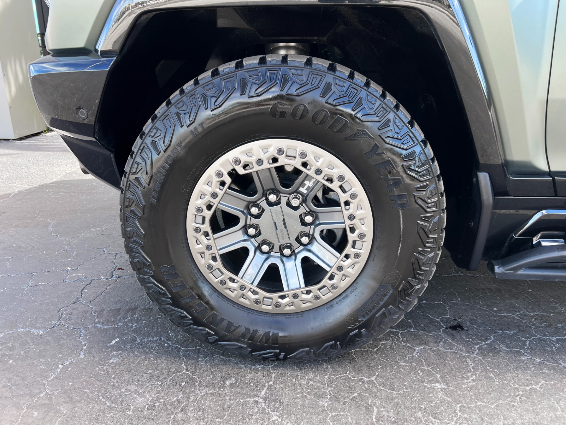 Used-2024-GMC-HUMMER-EV-3X