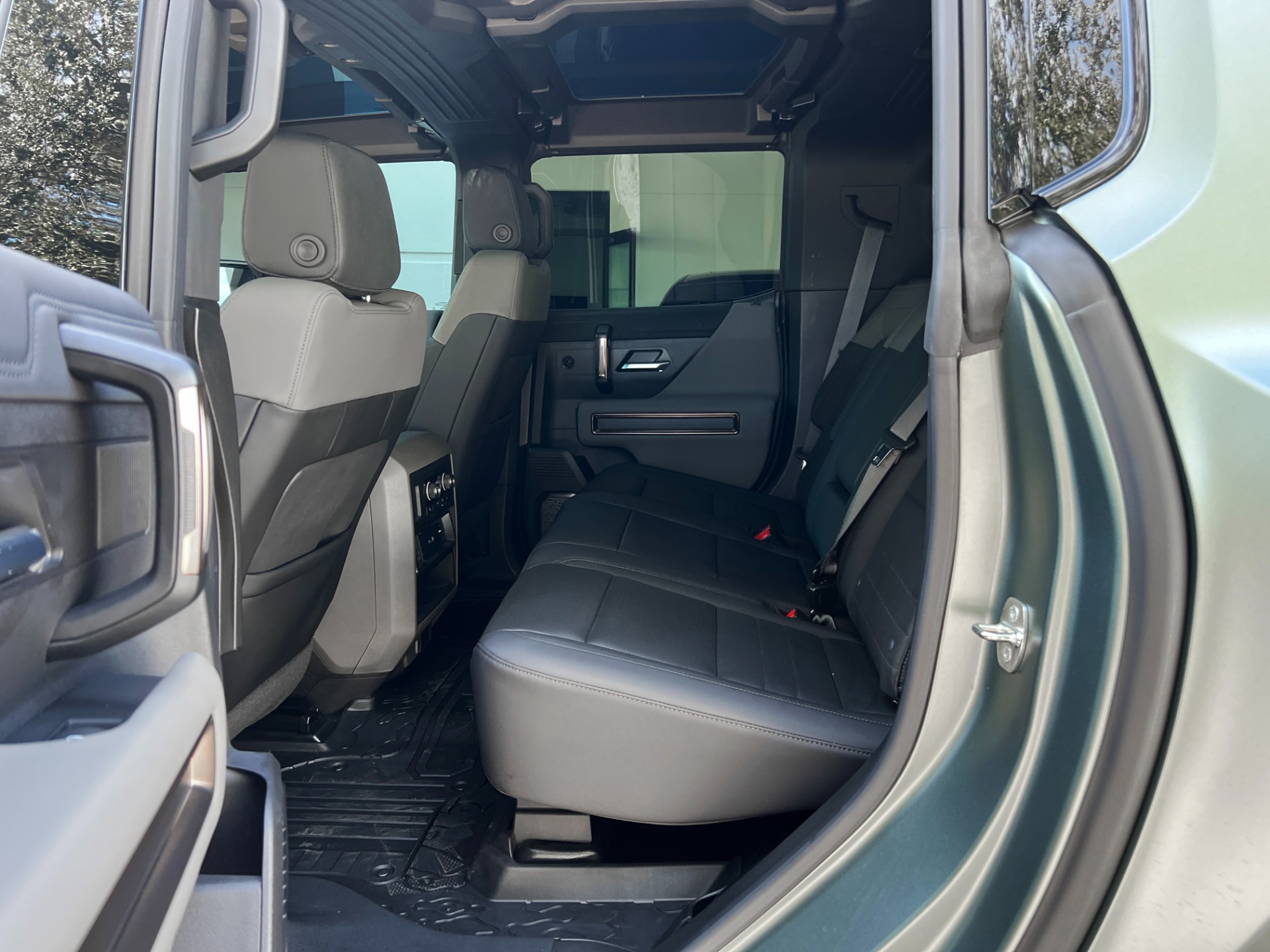 Used-2024-GMC-HUMMER-EV-3X