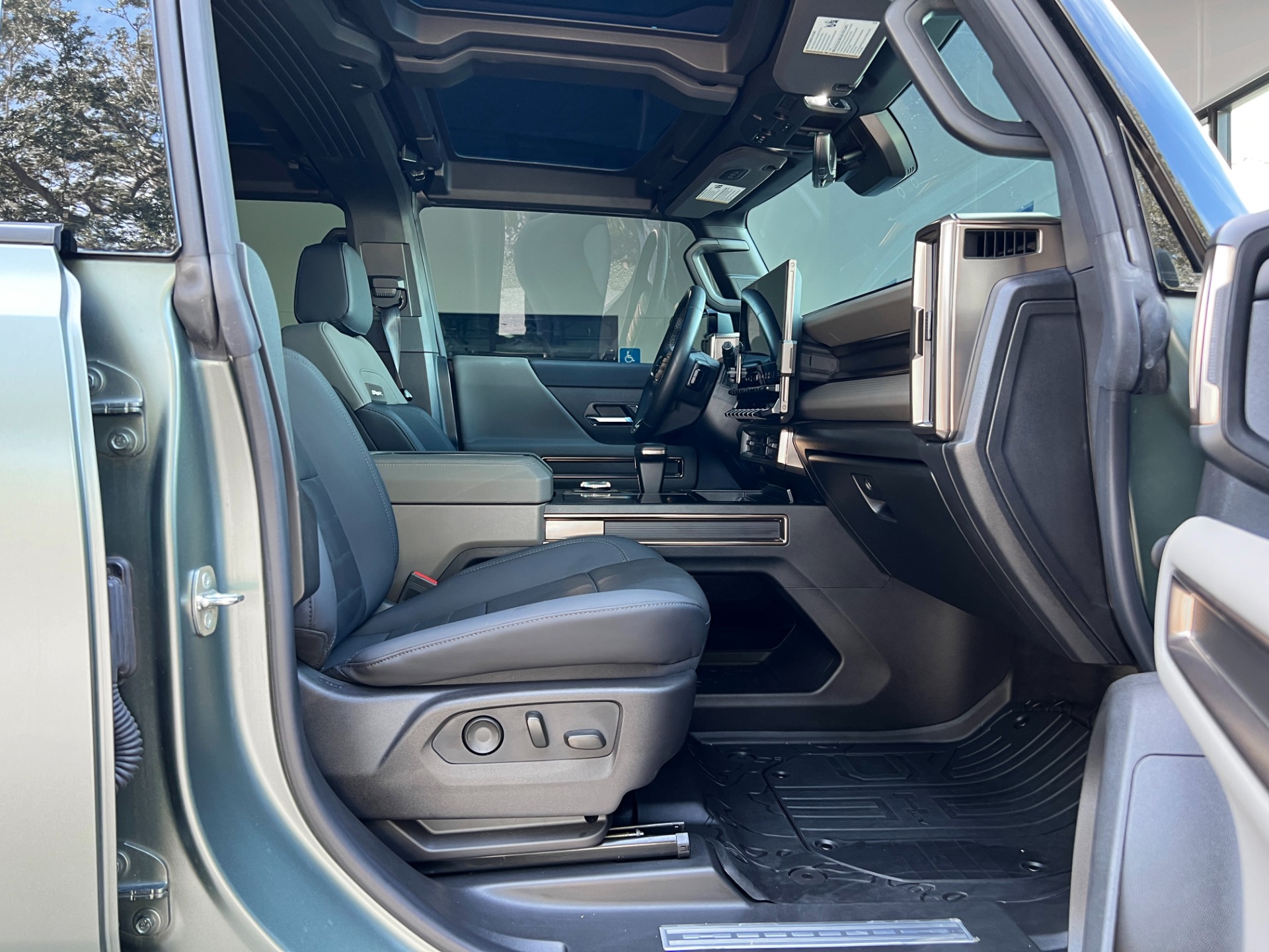 Used-2024-GMC-HUMMER-EV-3X