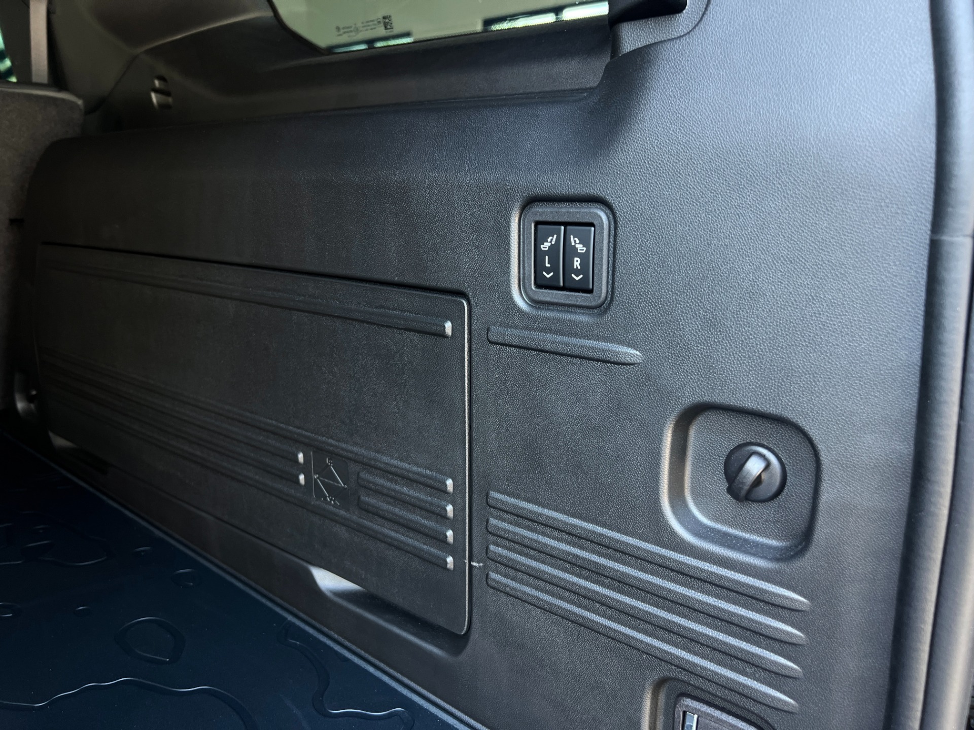 Used-2024-GMC-HUMMER-EV-3X