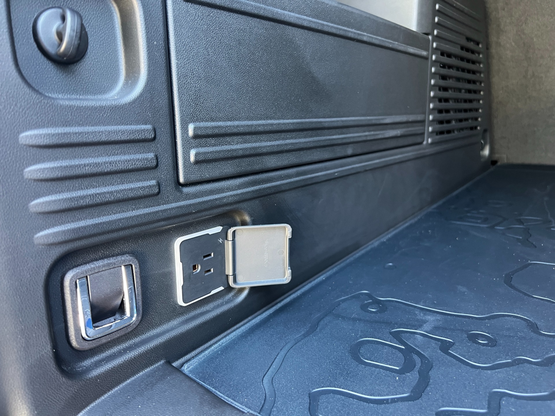 Used-2024-GMC-HUMMER-EV-3X