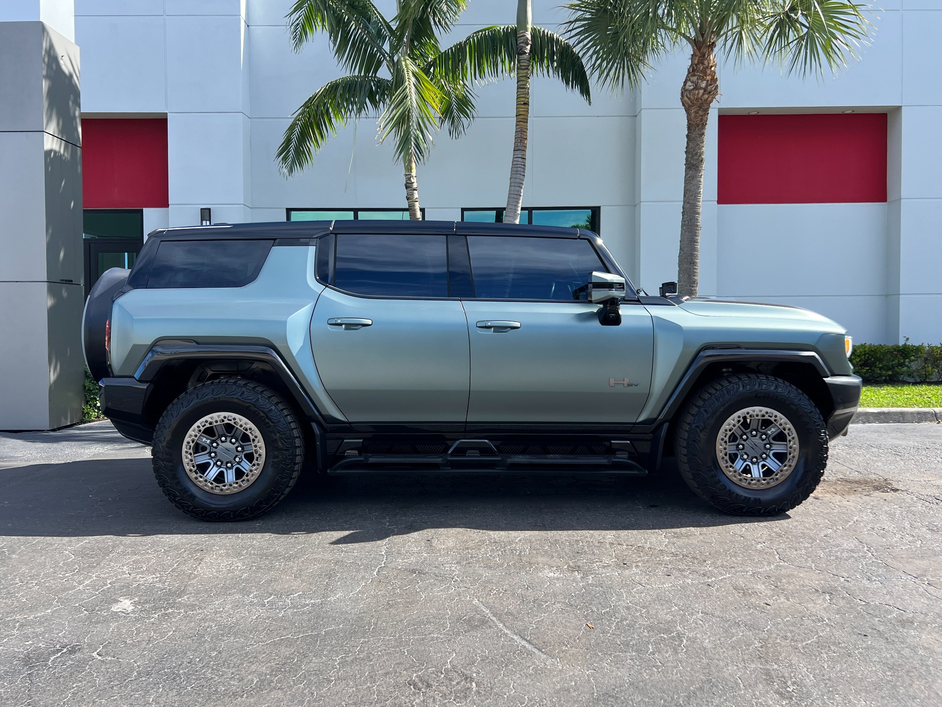 Used-2024-GMC-HUMMER-EV-3X
