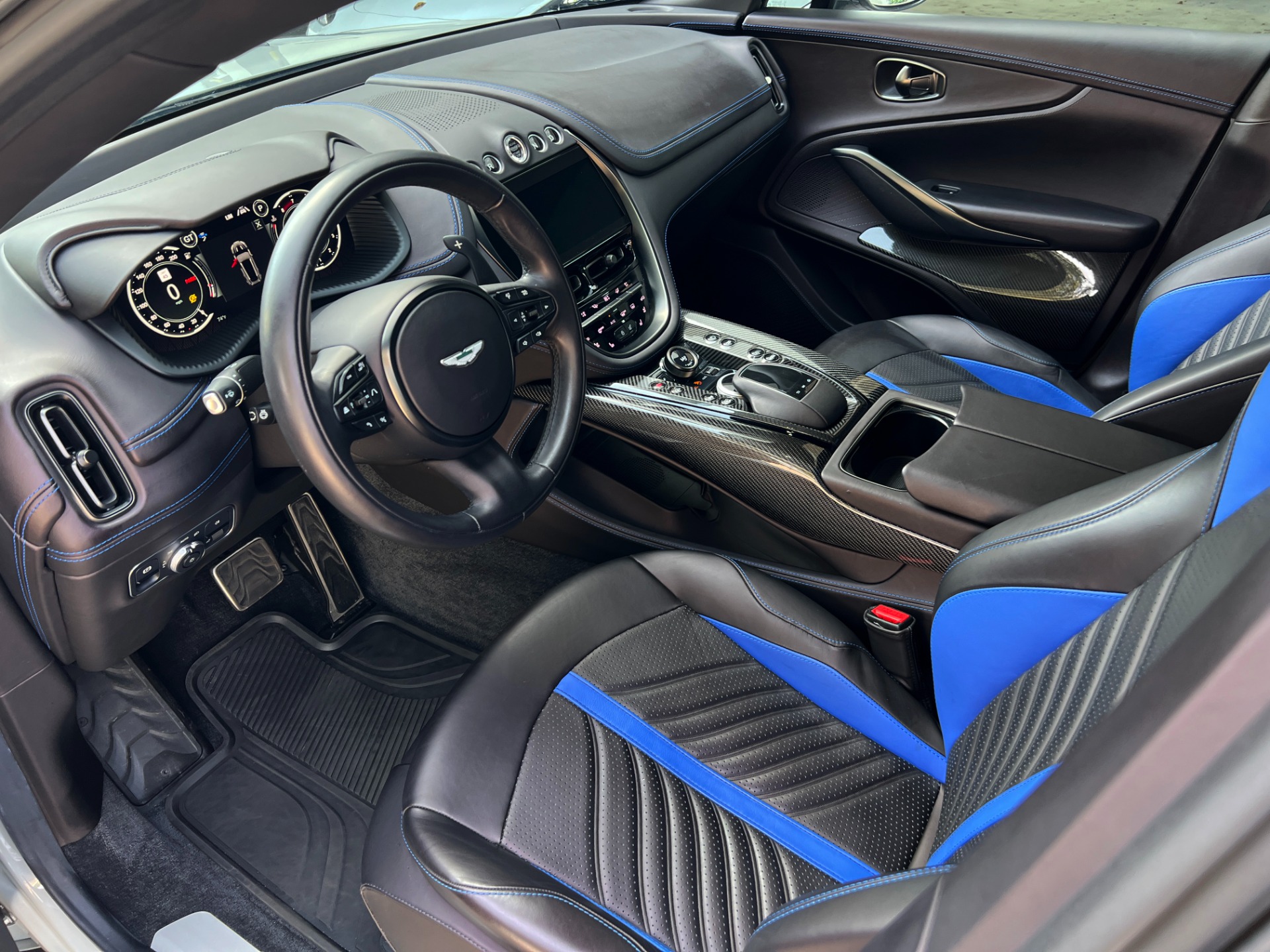 Used-2023-Aston-Martin-DBX-707
