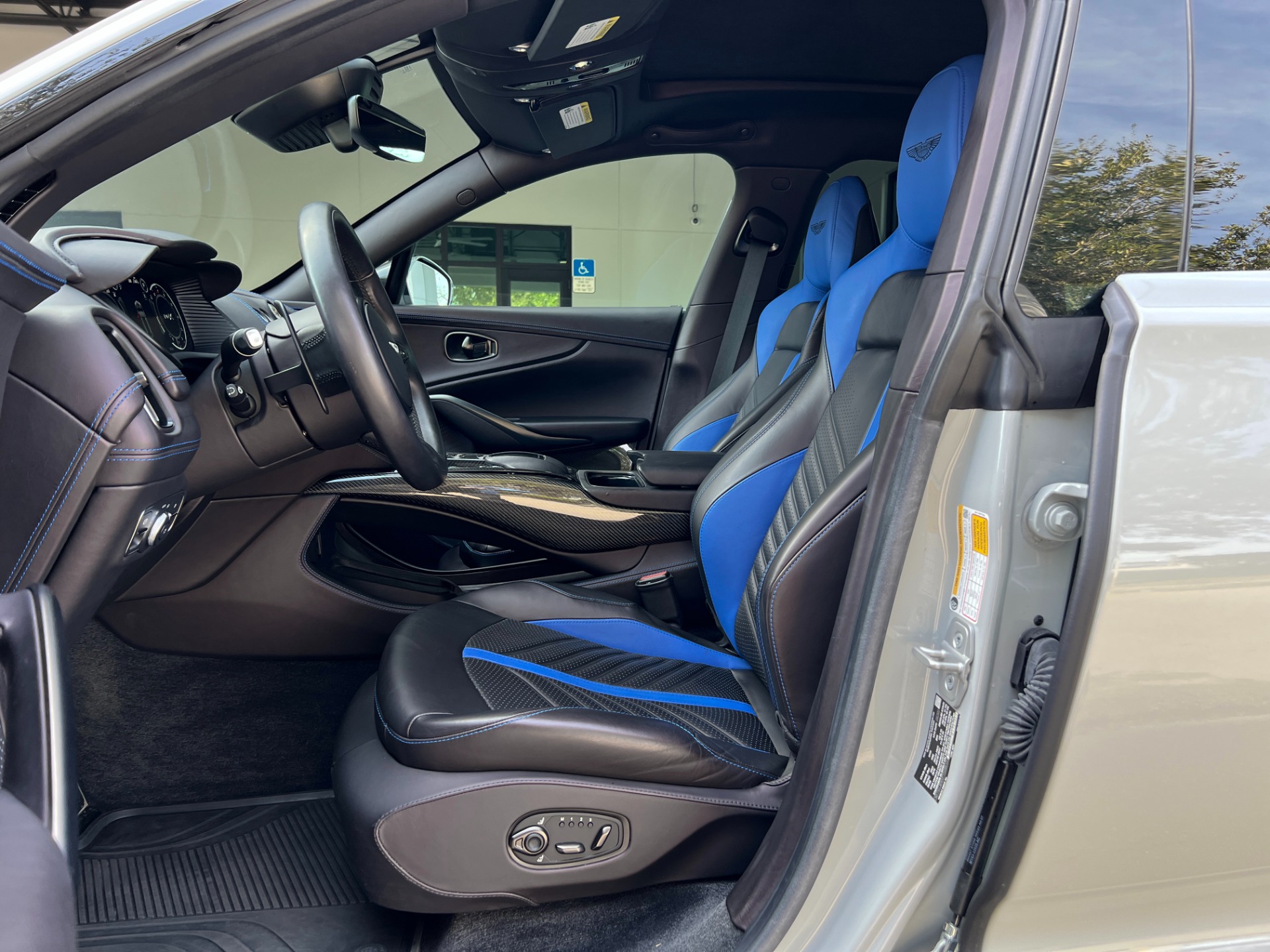 Used-2023-Aston-Martin-DBX-707