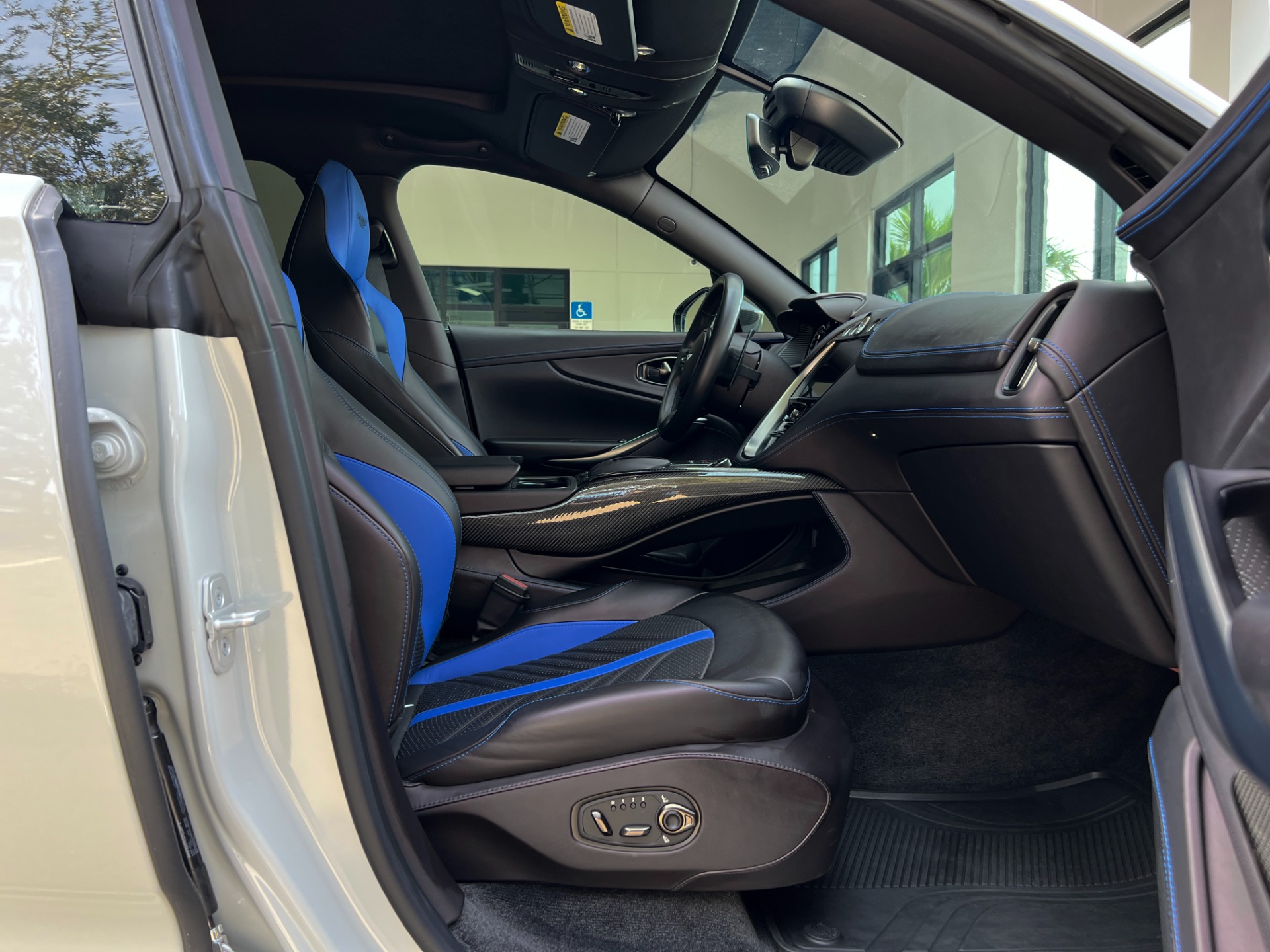 Used-2023-Aston-Martin-DBX-707