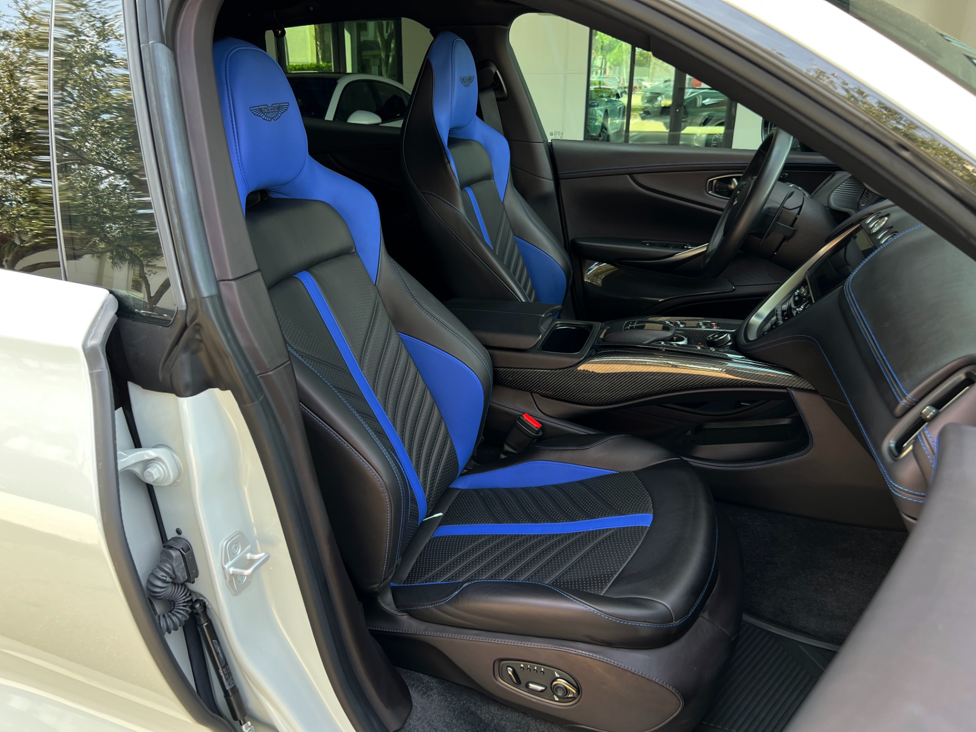 Used-2023-Aston-Martin-DBX-707