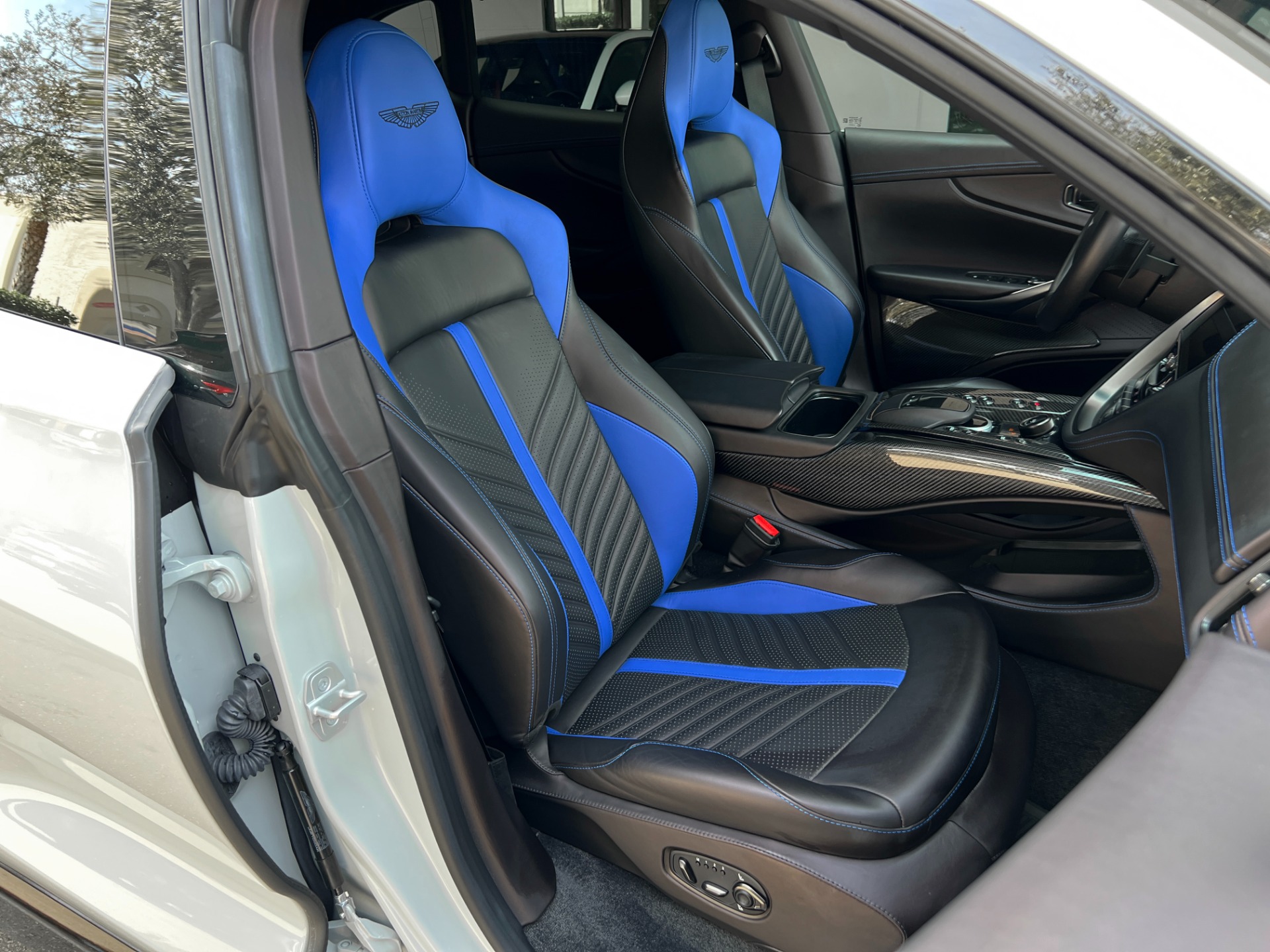 Used-2023-Aston-Martin-DBX-707