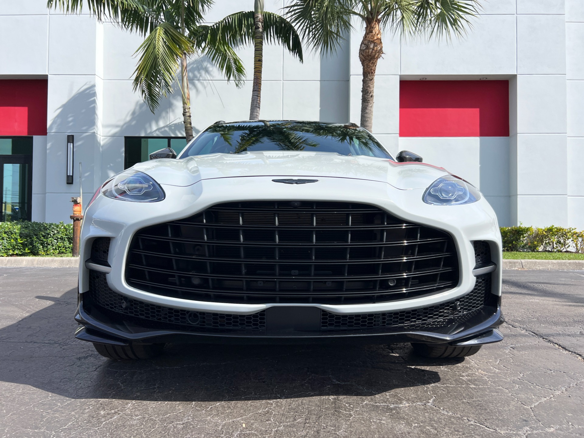 Used-2023-Aston-Martin-DBX-707