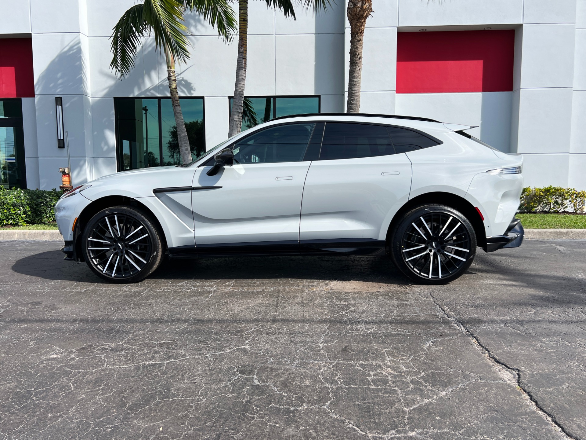 Used-2023-Aston-Martin-DBX-707