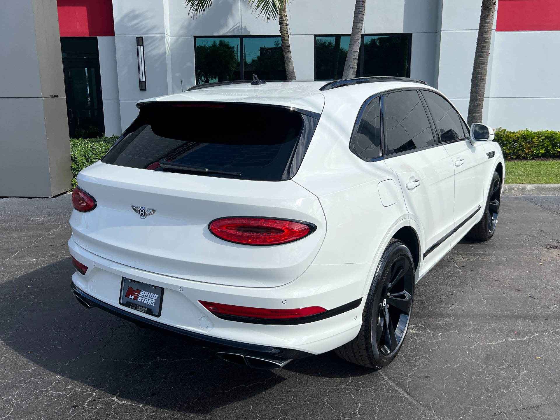 Used-2021-Bentley-Bentayga-V8