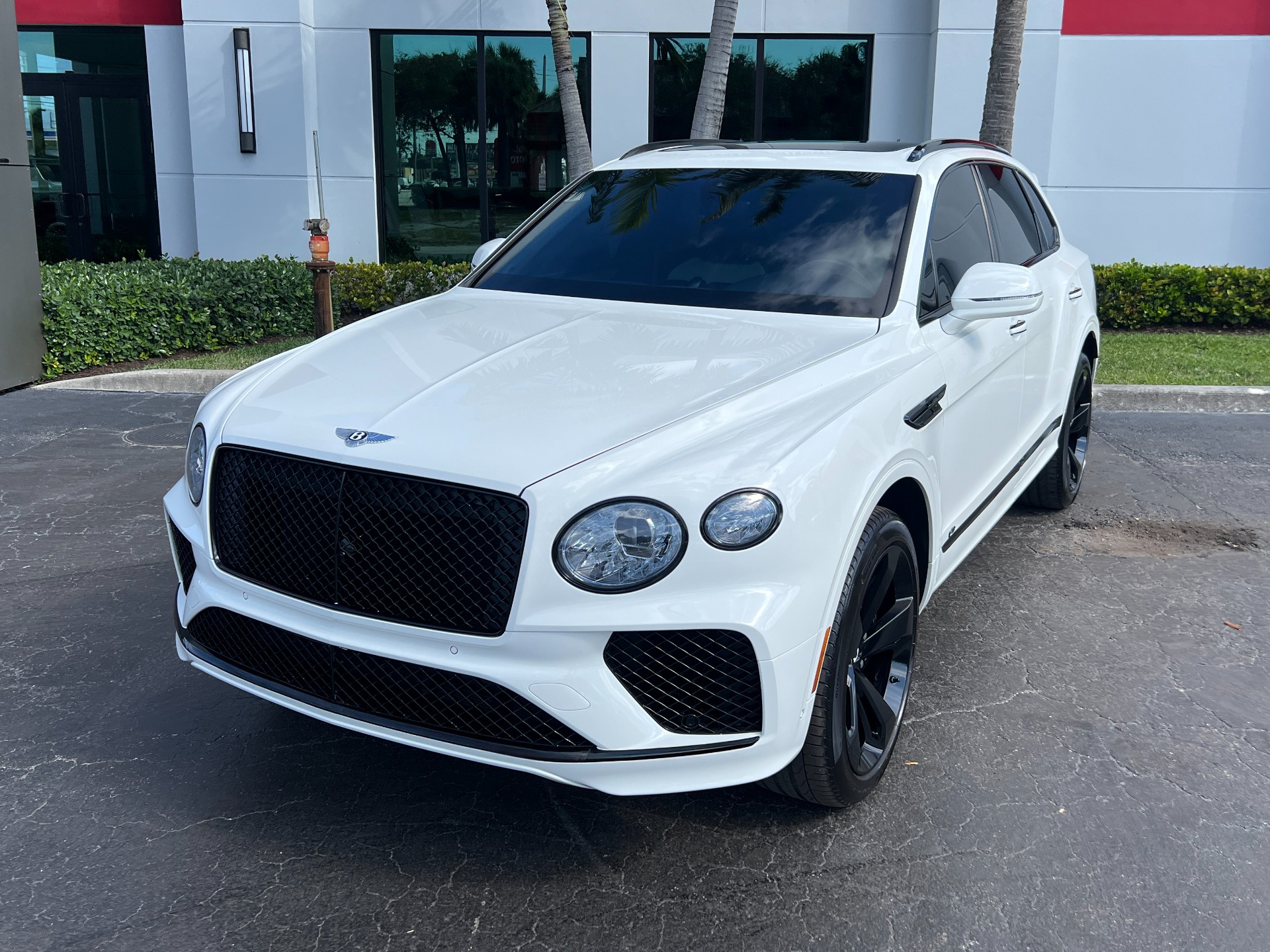 Used-2021-Bentley-Bentayga-V8