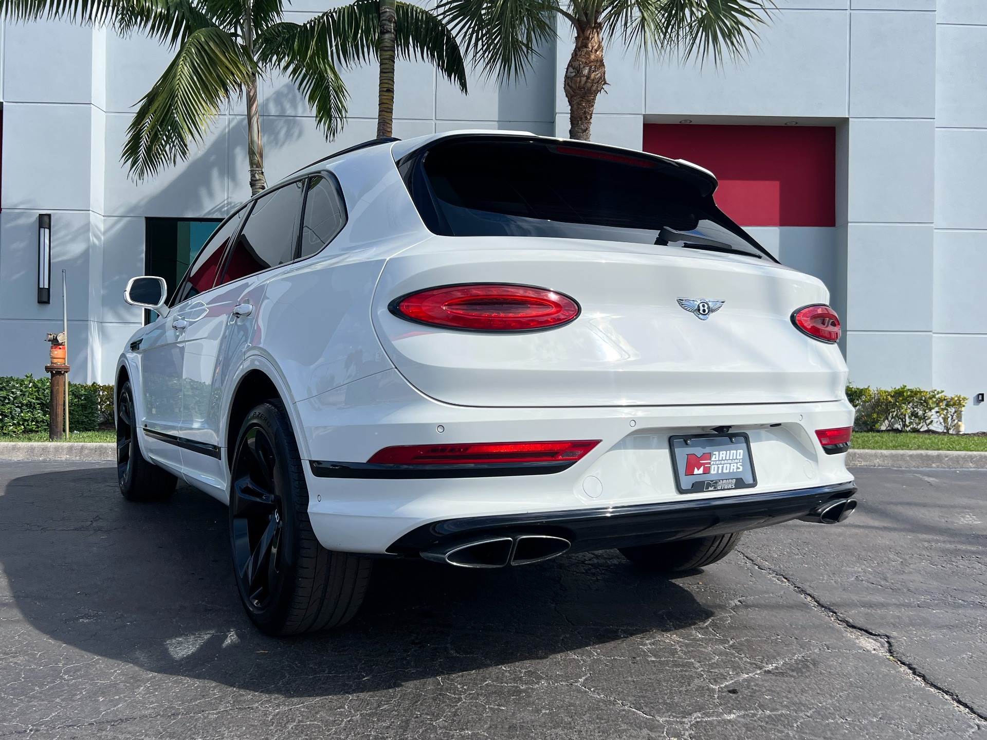 Used-2021-Bentley-Bentayga-V8