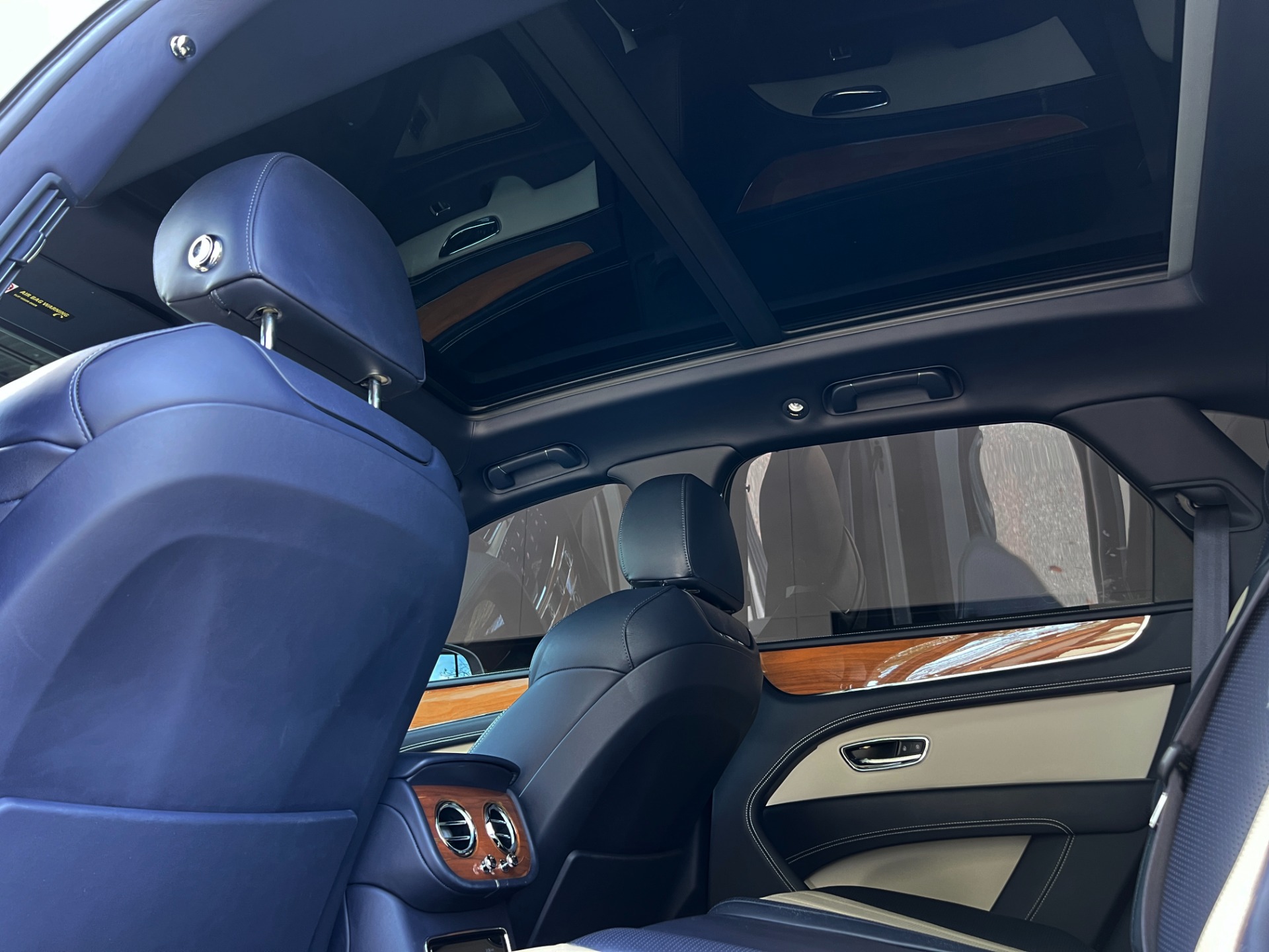 Used-2021-Bentley-Bentayga-V8