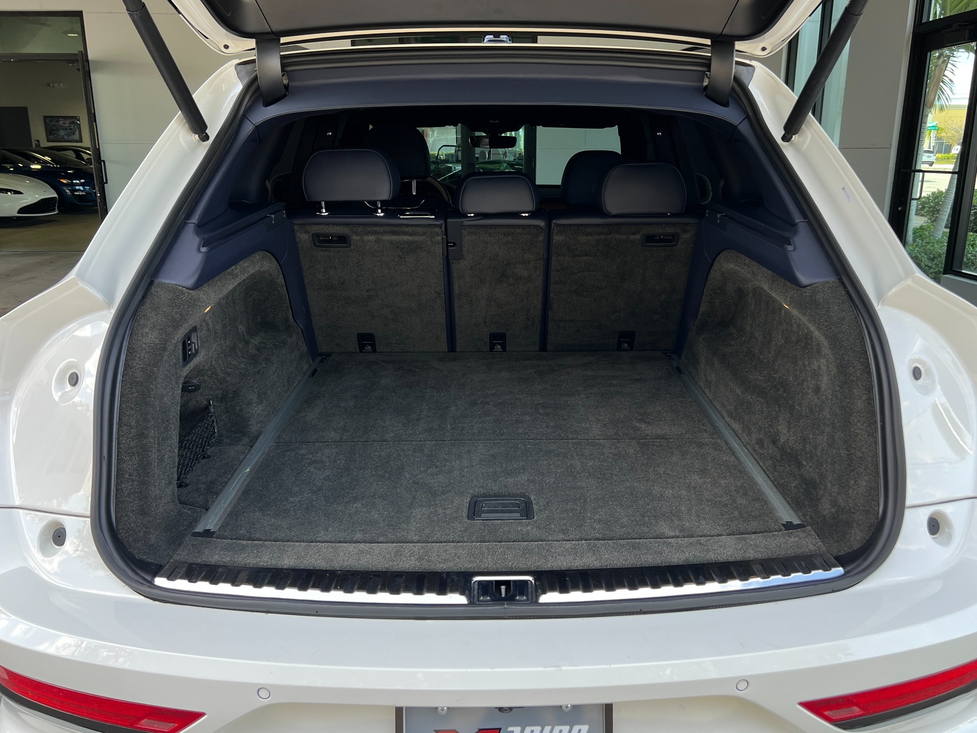 Used-2021-Bentley-Bentayga-V8