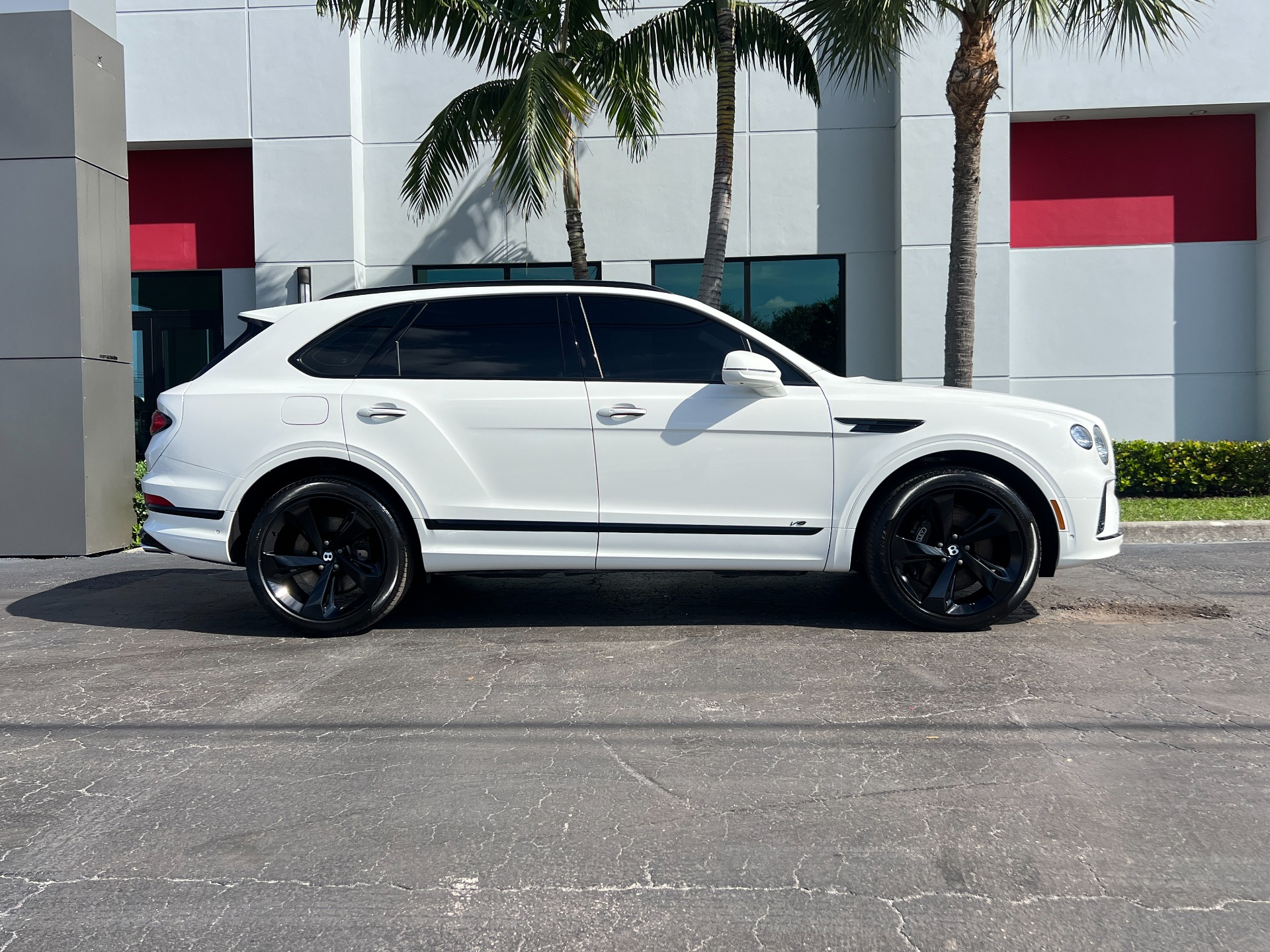 Used-2021-Bentley-Bentayga-V8