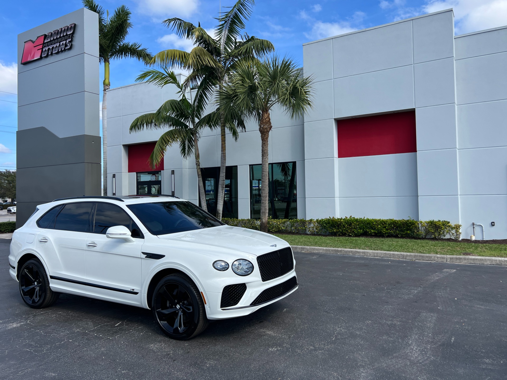 Used-2021-Bentley-Bentayga-V8