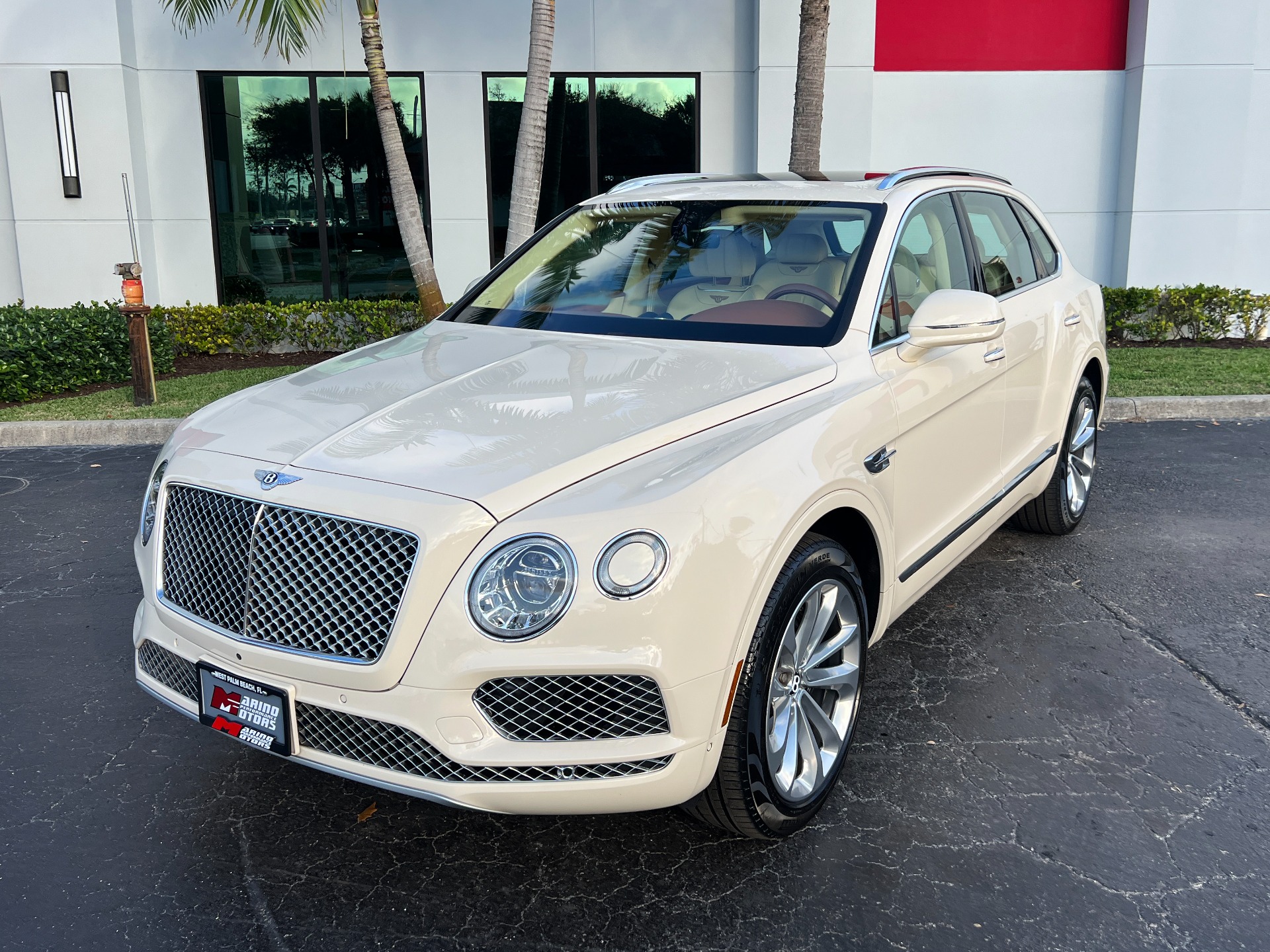Used-2019-Bentley-Bentayga-V8