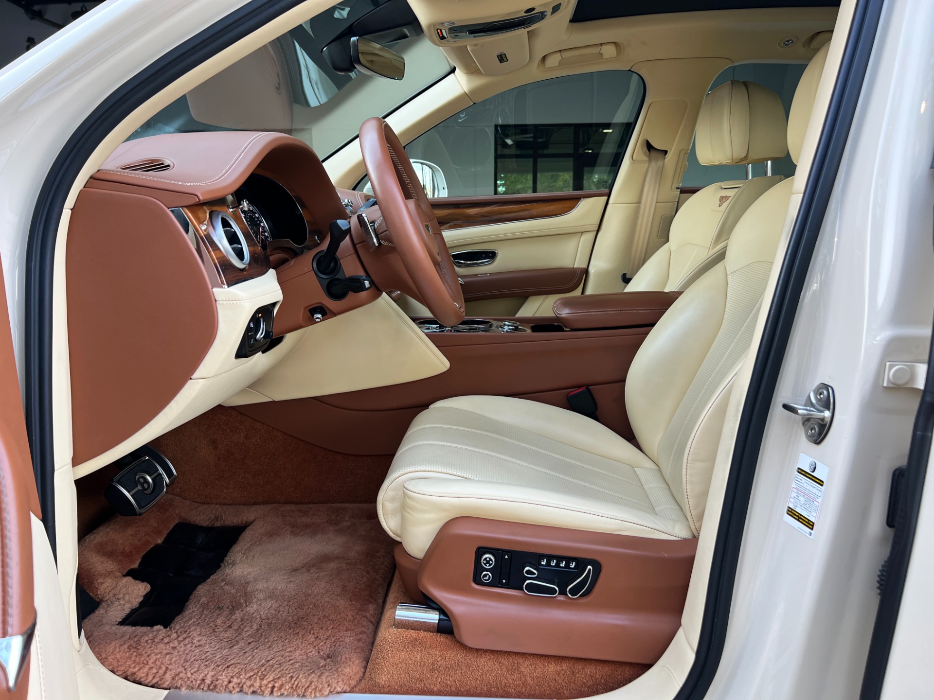 Used-2019-Bentley-Bentayga-V8