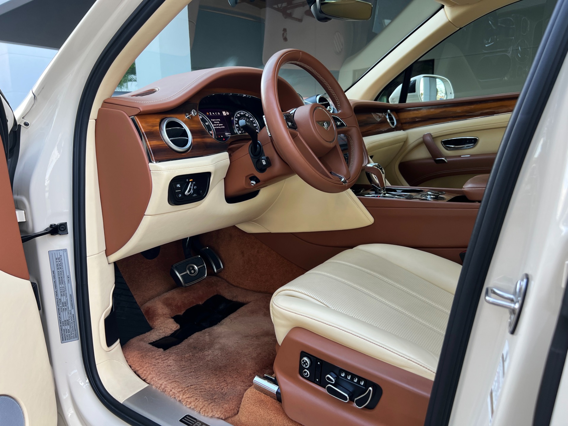 Used-2019-Bentley-Bentayga-V8