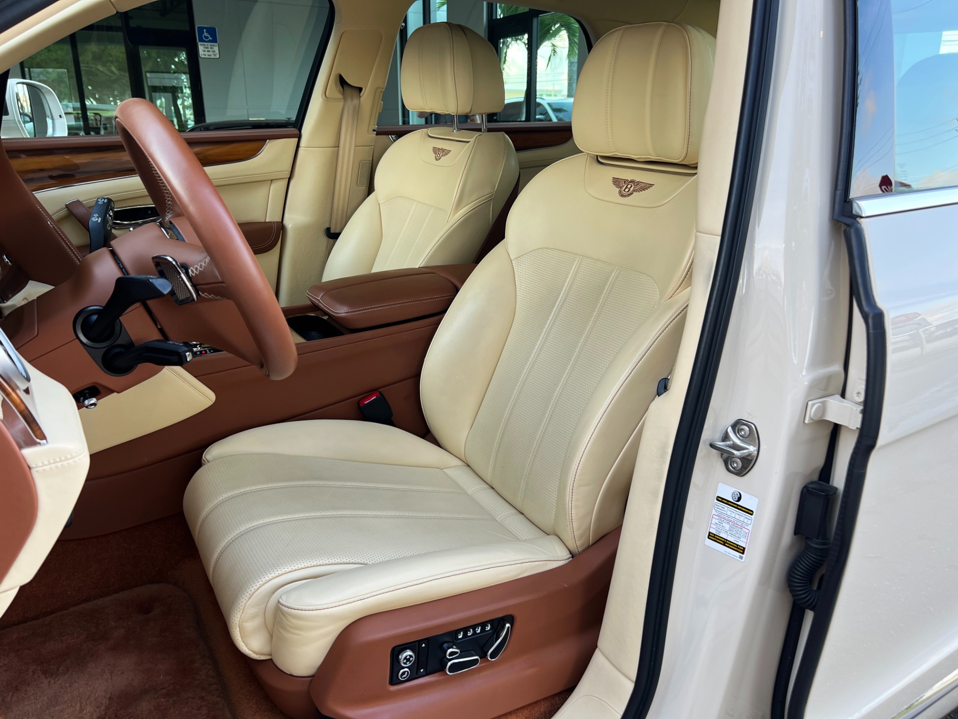 Used-2019-Bentley-Bentayga-V8