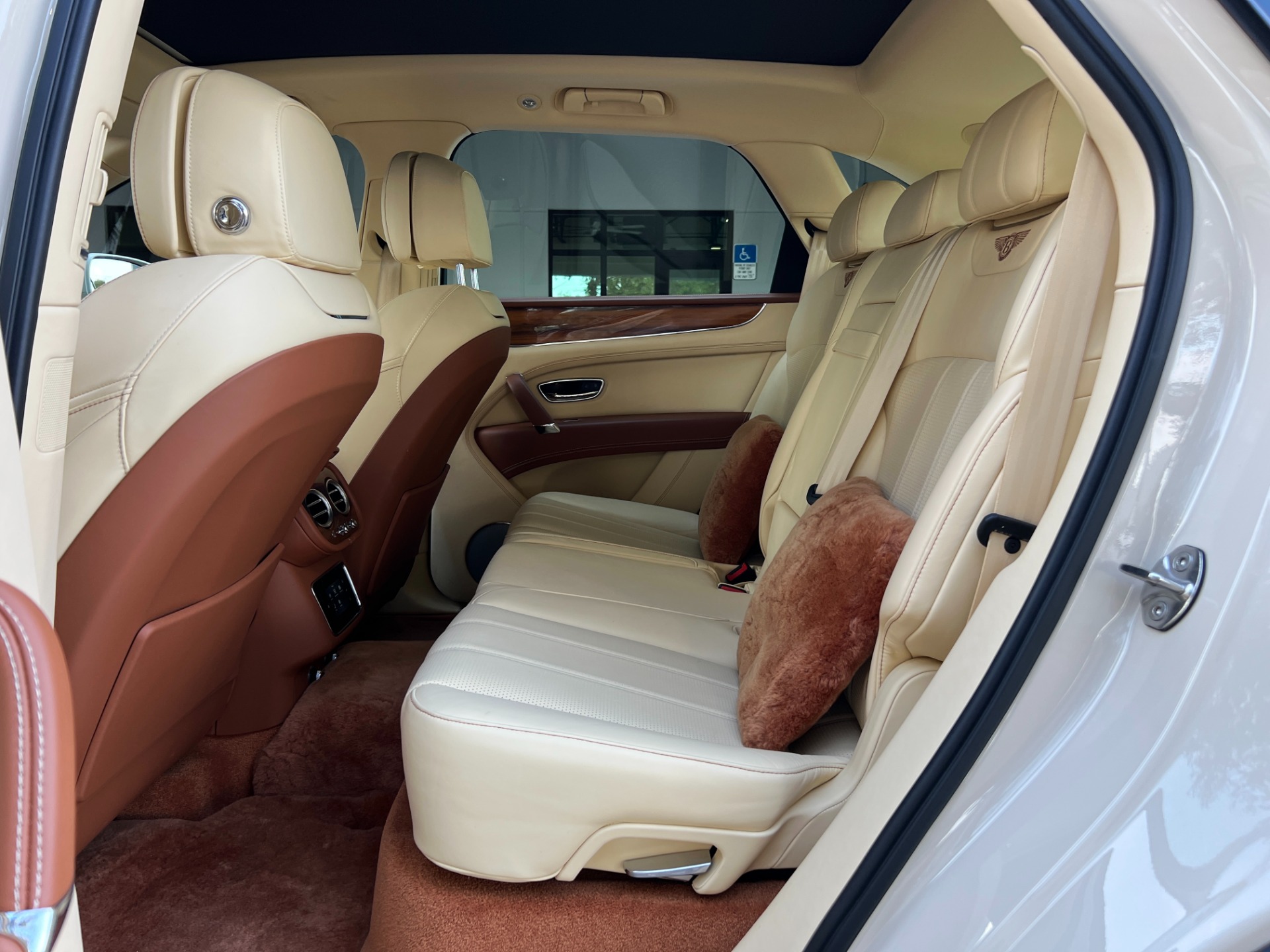 Used-2019-Bentley-Bentayga-V8