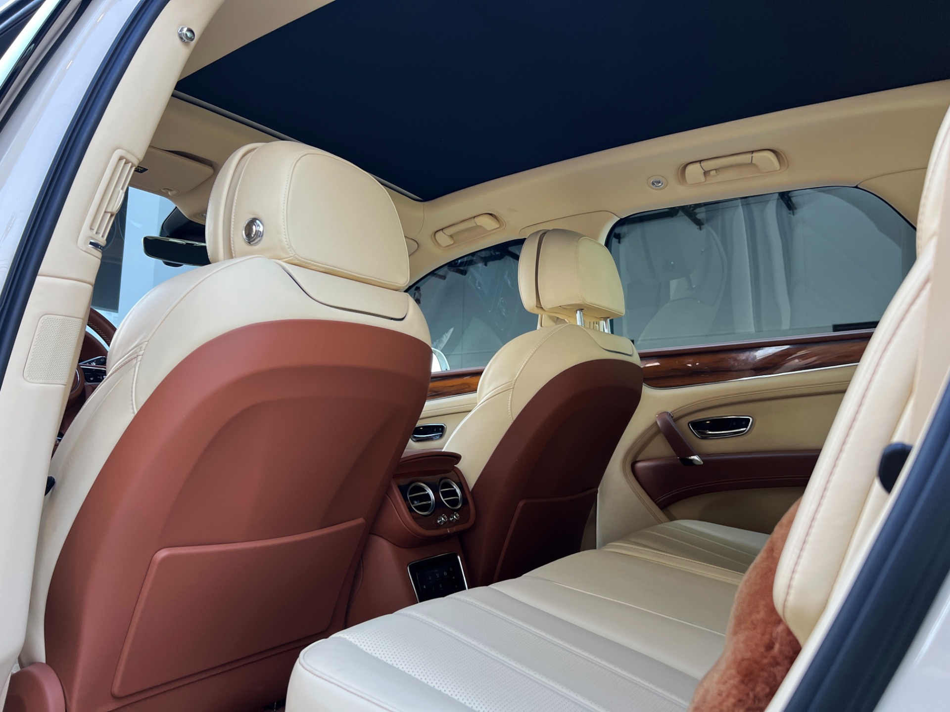 Used-2019-Bentley-Bentayga-V8