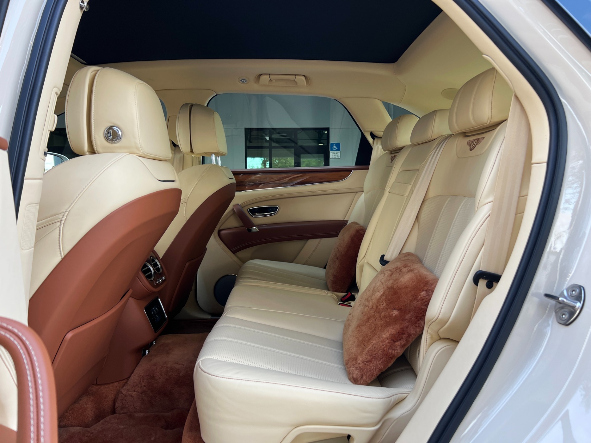 Used-2019-Bentley-Bentayga-V8