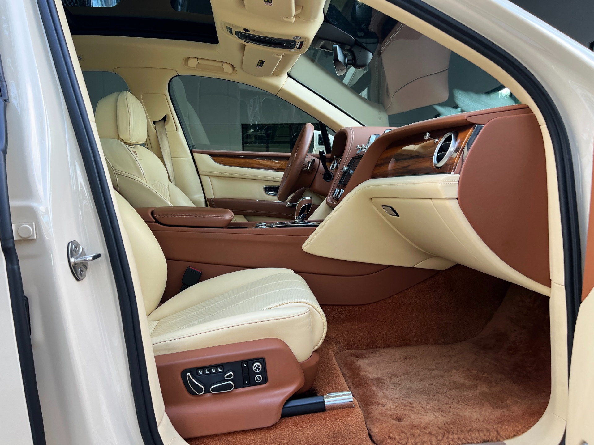 Used-2019-Bentley-Bentayga-V8