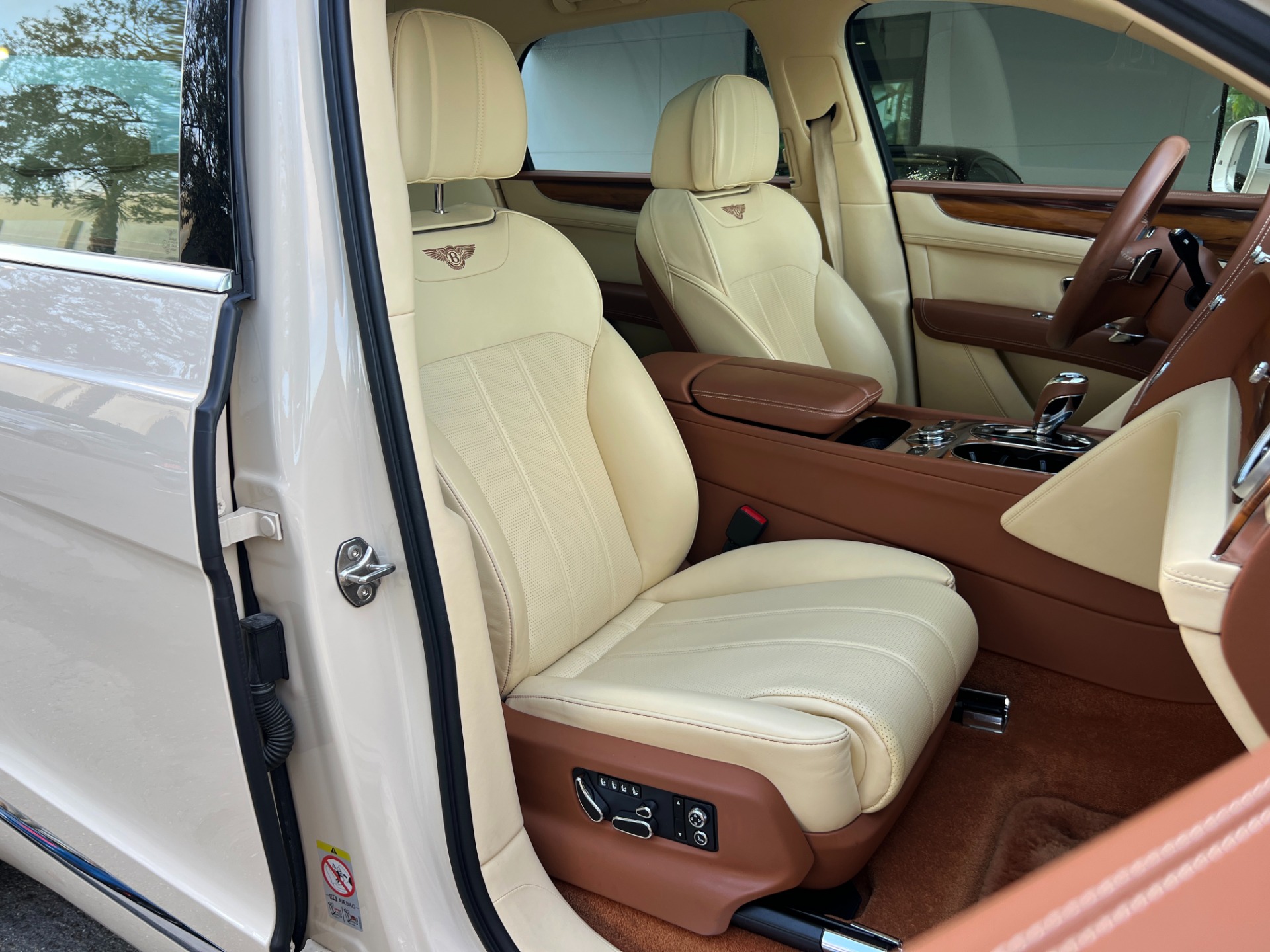 Used-2019-Bentley-Bentayga-V8