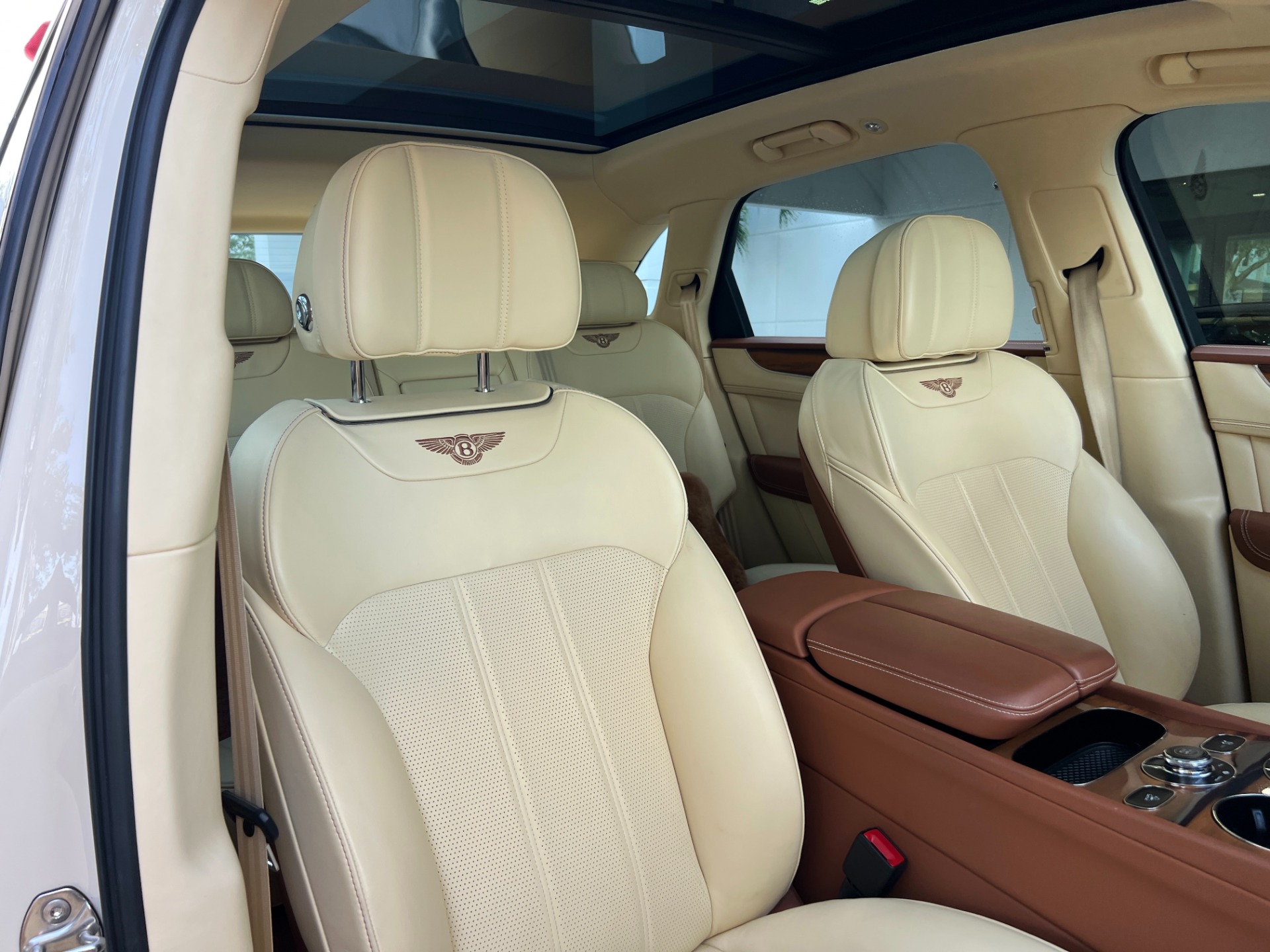 Used-2019-Bentley-Bentayga-V8