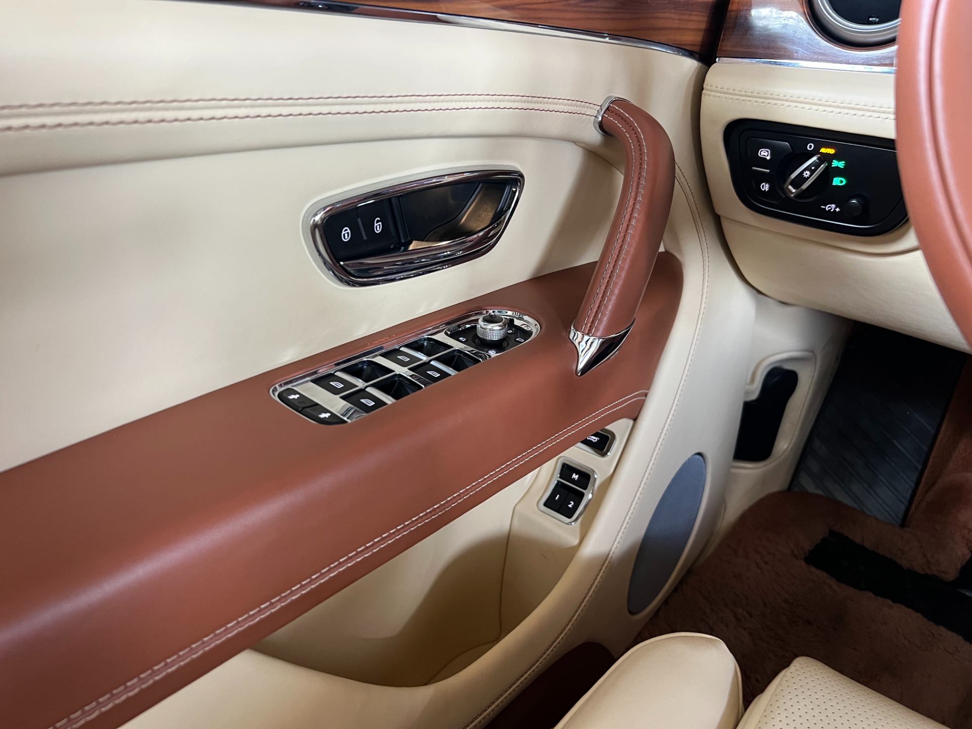 Used-2019-Bentley-Bentayga-V8
