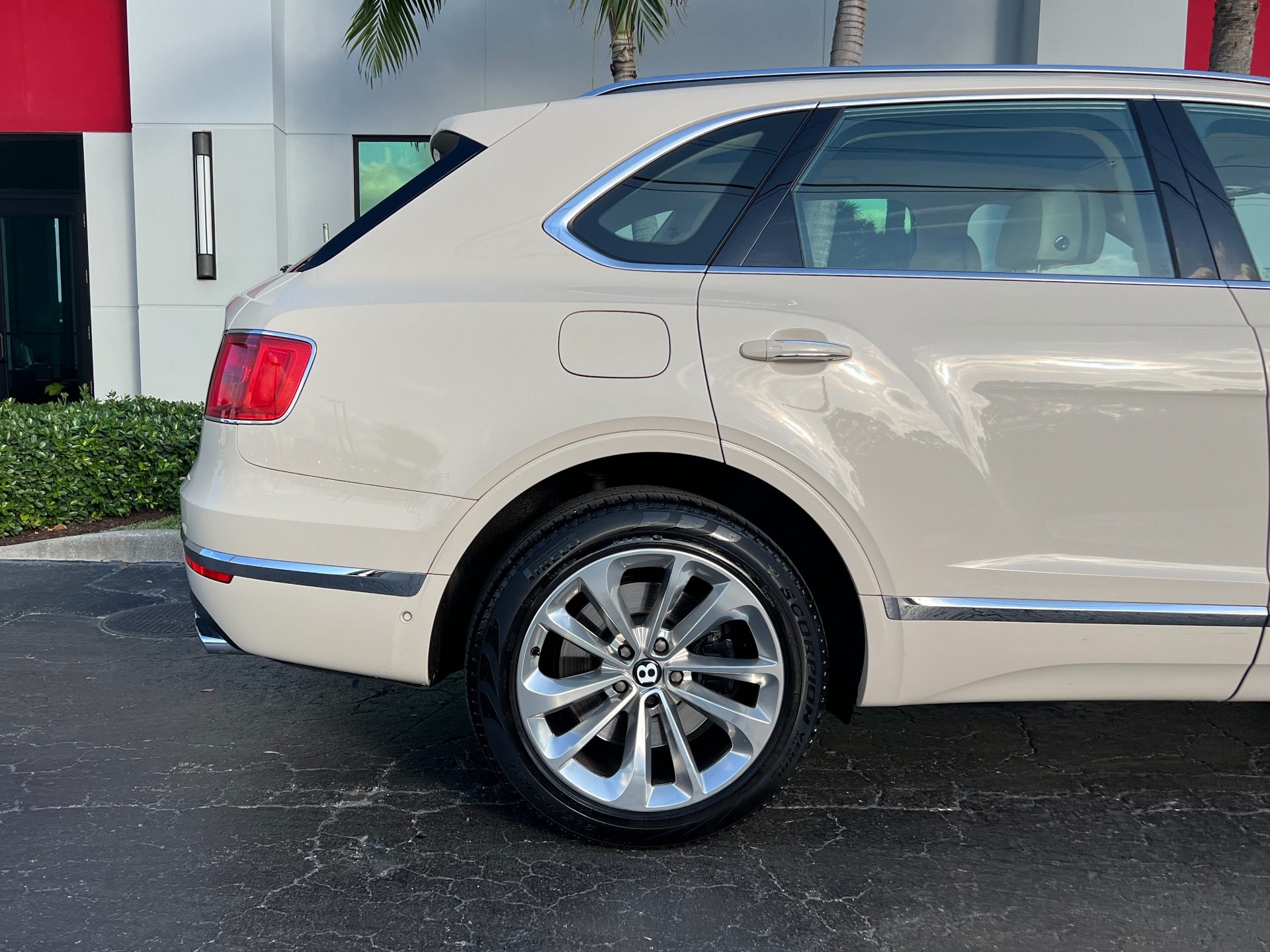 Used-2019-Bentley-Bentayga-V8