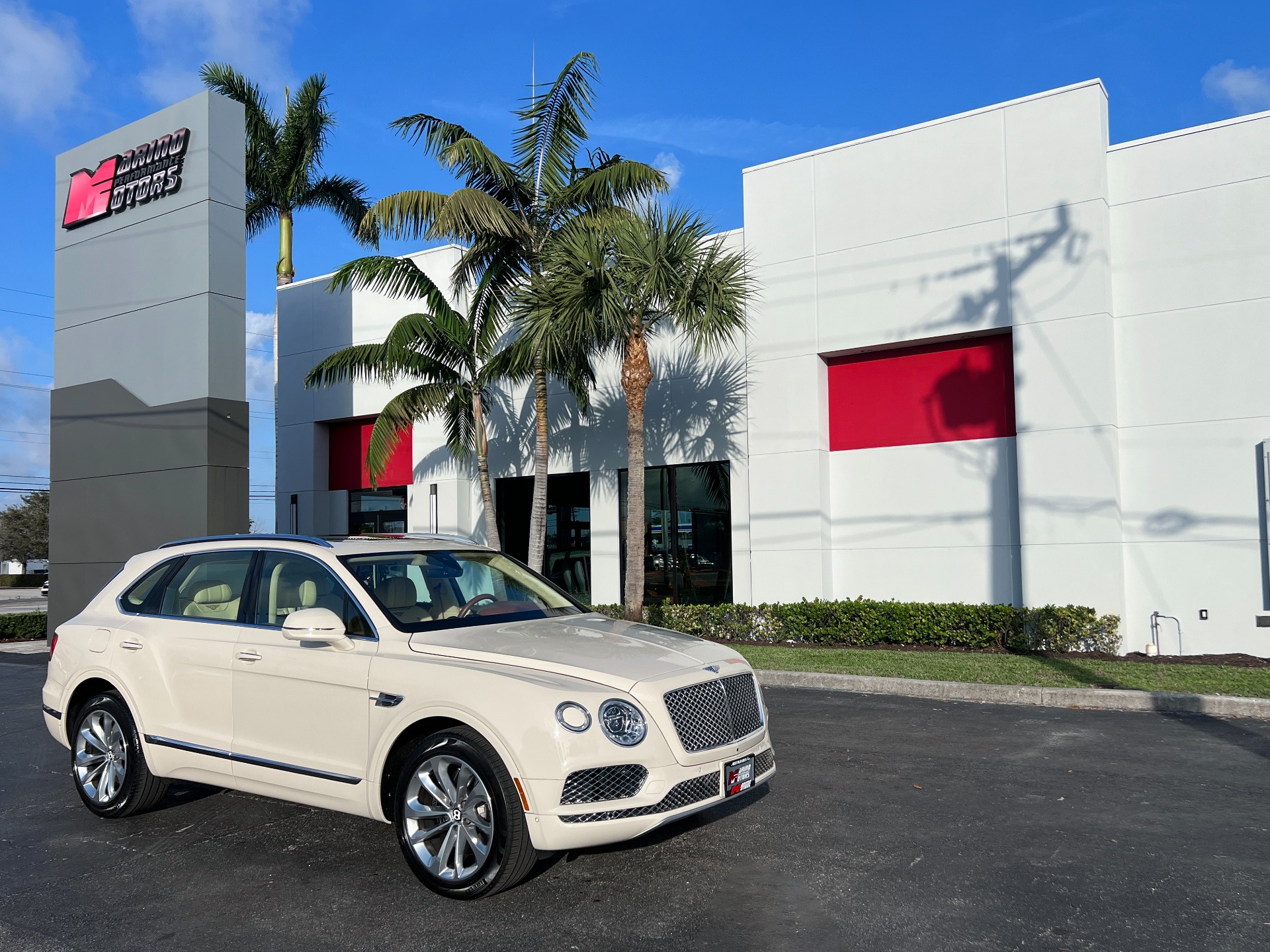 Used-2019-Bentley-Bentayga-V8