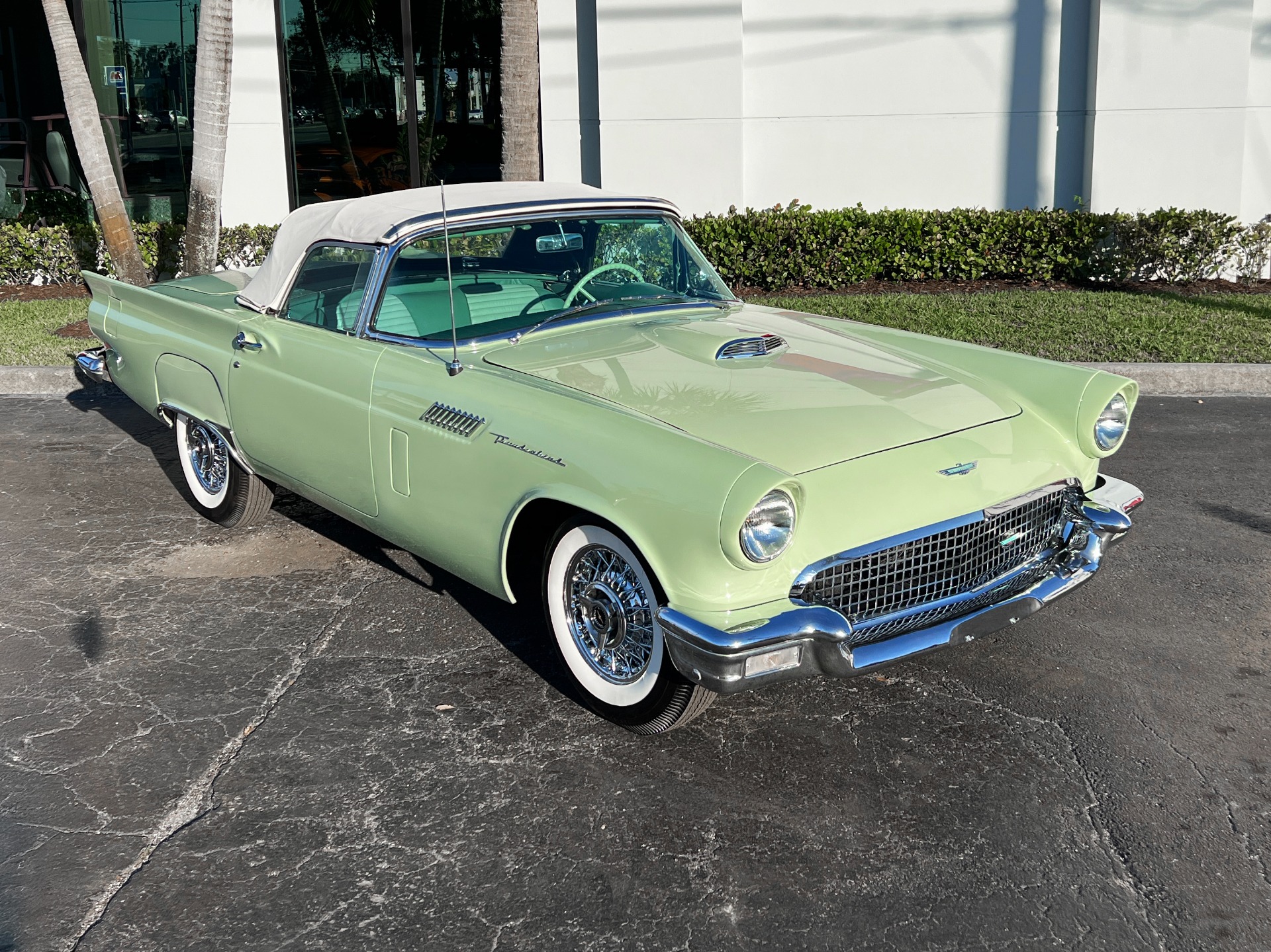 Used-1957-Ford-Thunderbird