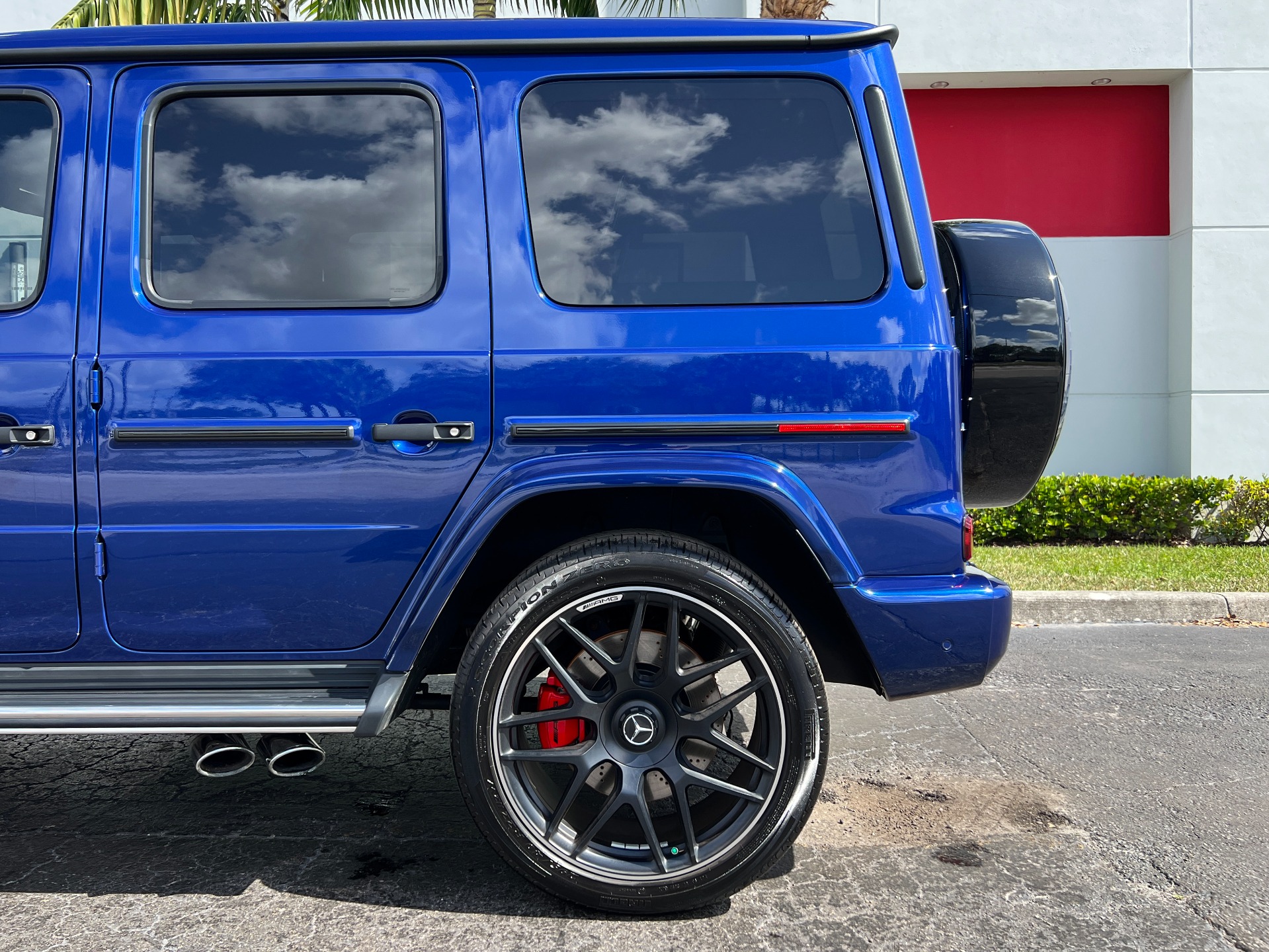 Used-2021-Mercedes-Benz-G-Class-AMG-G-63