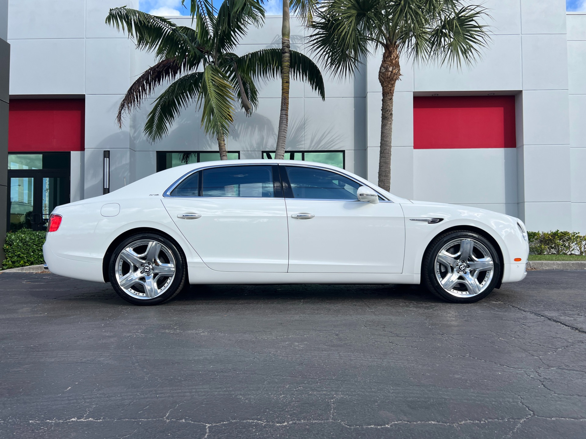 Used-2014-Bentley-Flying-Spur