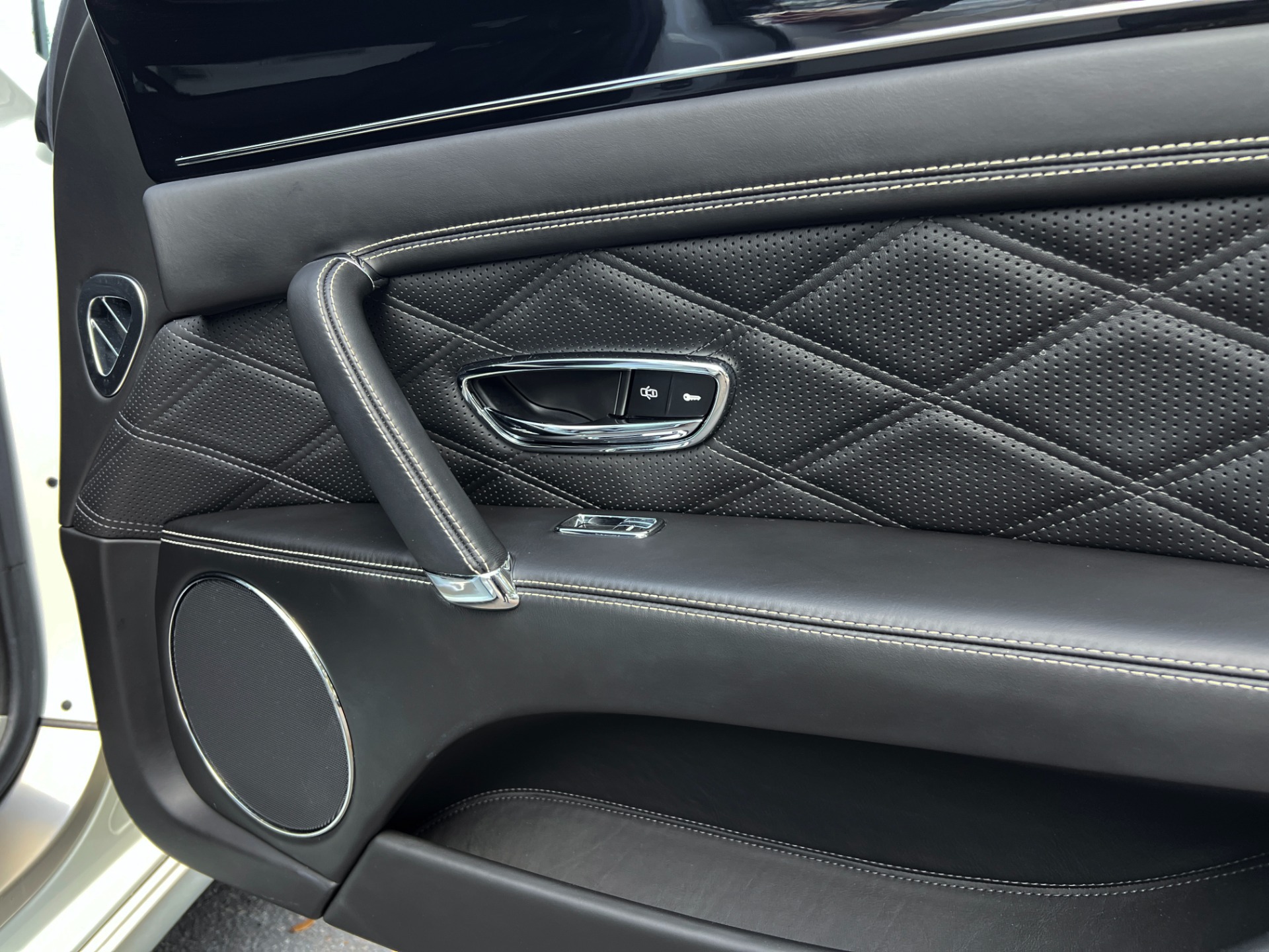 Used-2014-Bentley-Flying-Spur