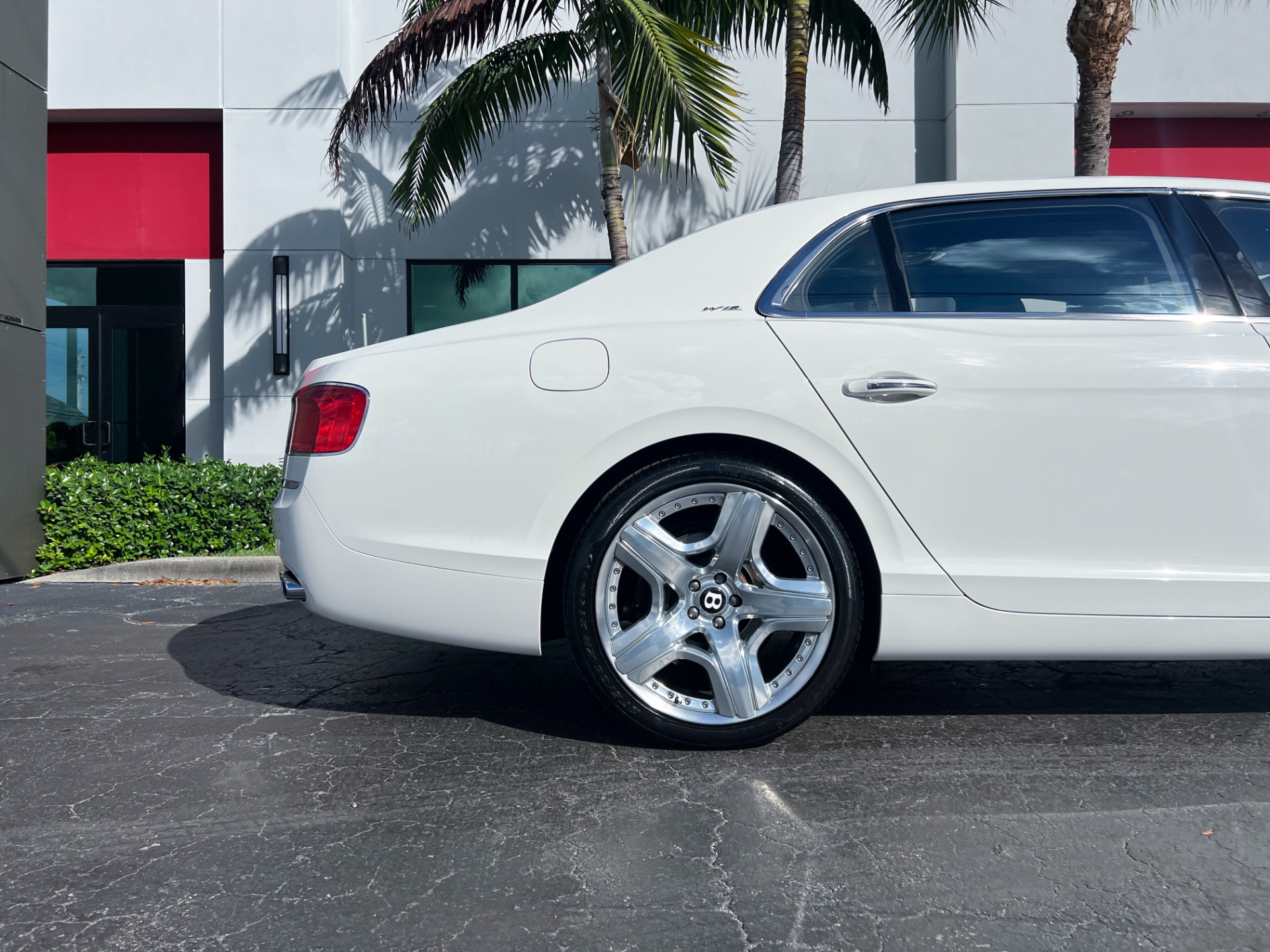 Used-2014-Bentley-Flying-Spur