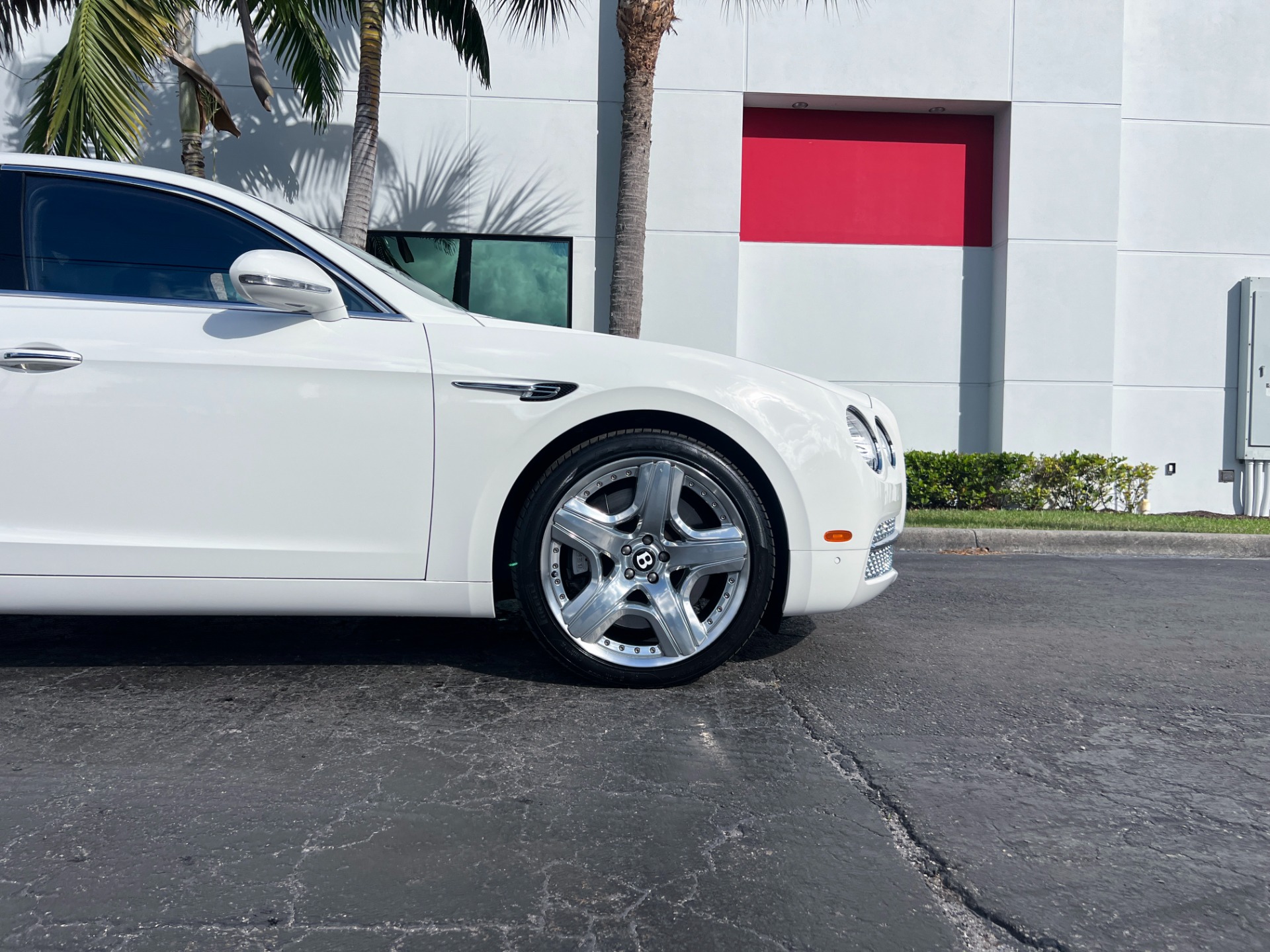 Used-2014-Bentley-Flying-Spur