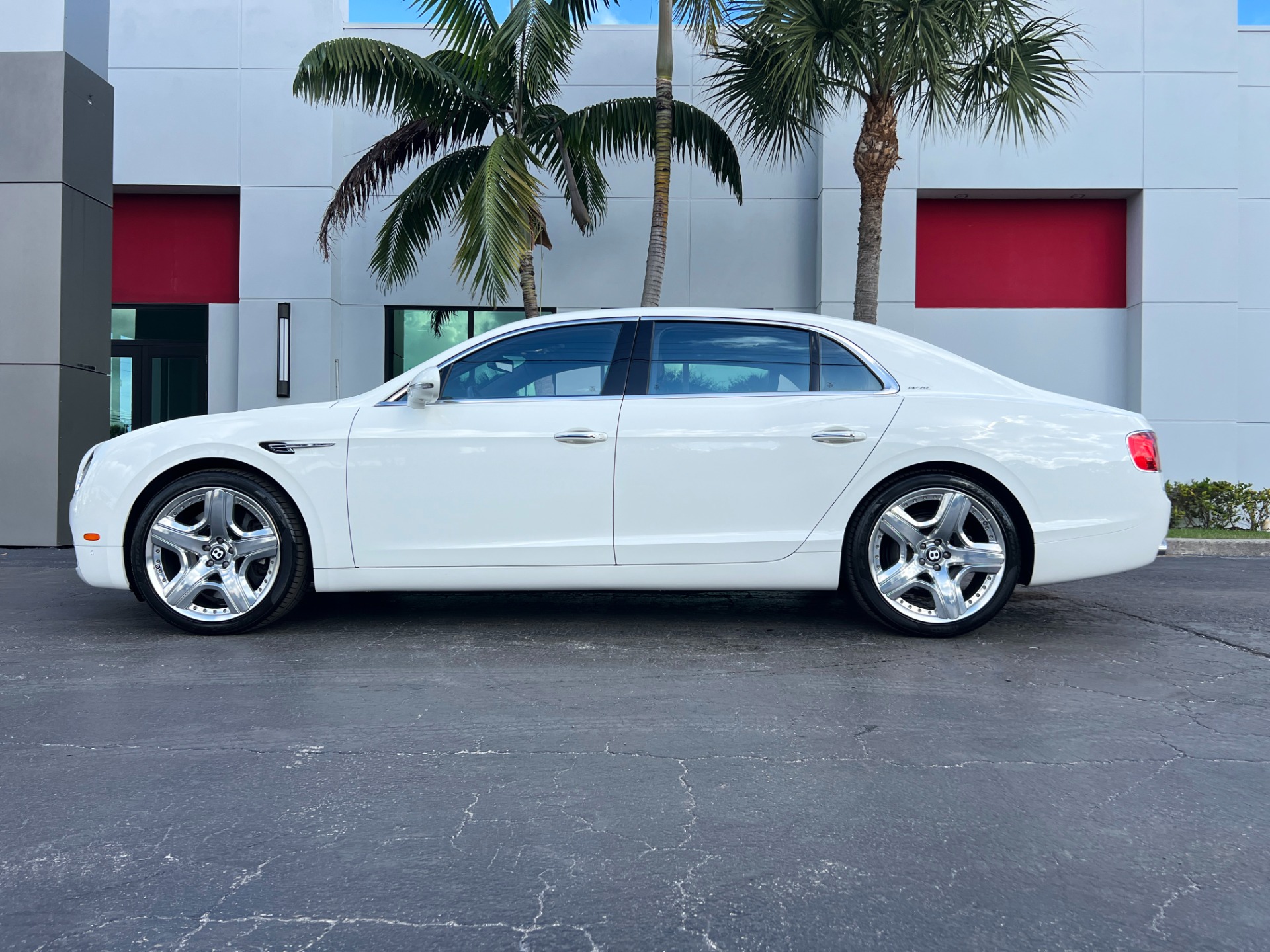 Used-2014-Bentley-Flying-Spur