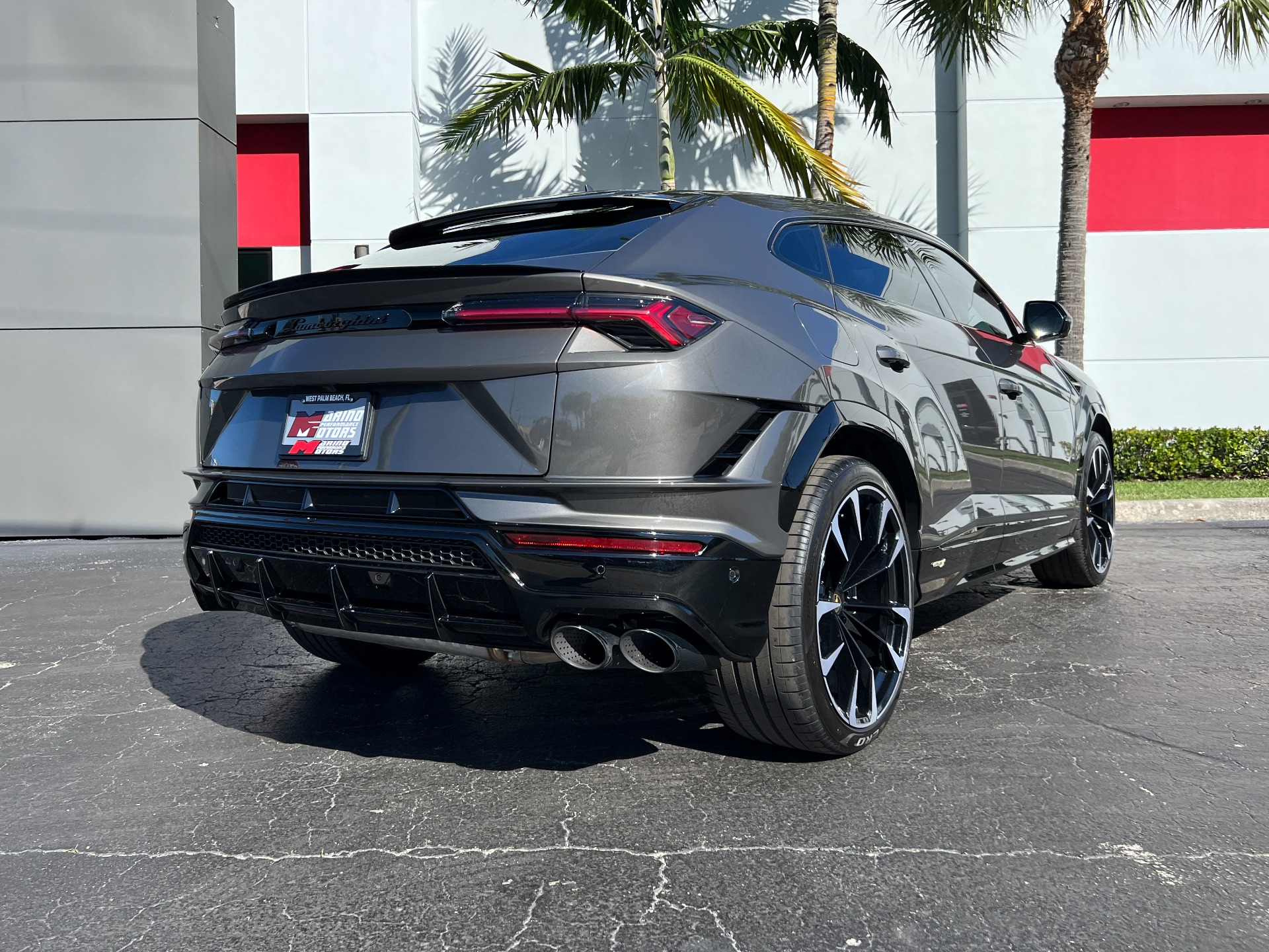 Used-2024-Lamborghini-Urus-S