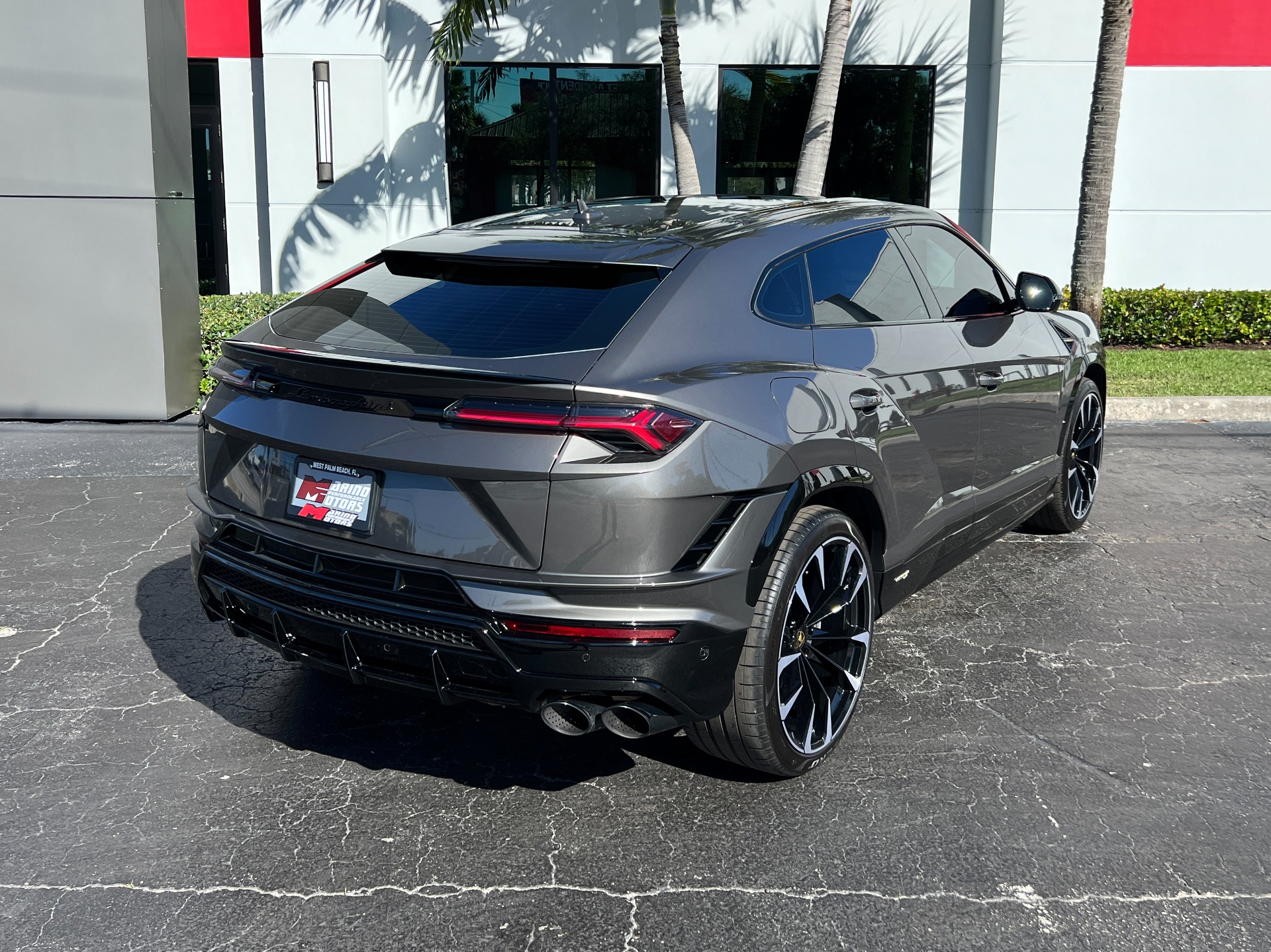 Used-2024-Lamborghini-Urus-S