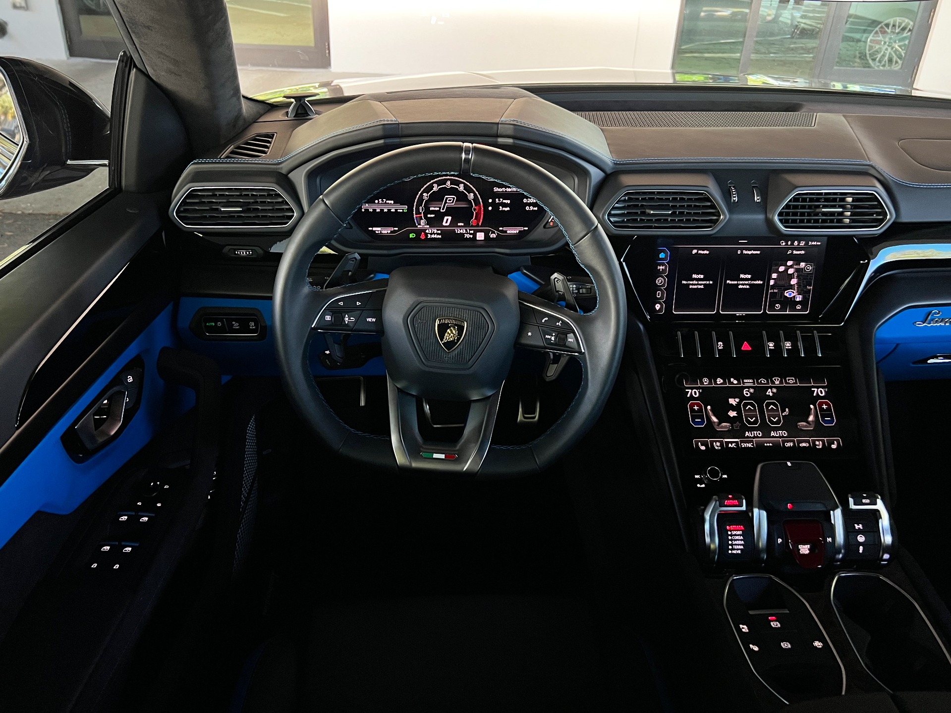 Used-2024-Lamborghini-Urus-S
