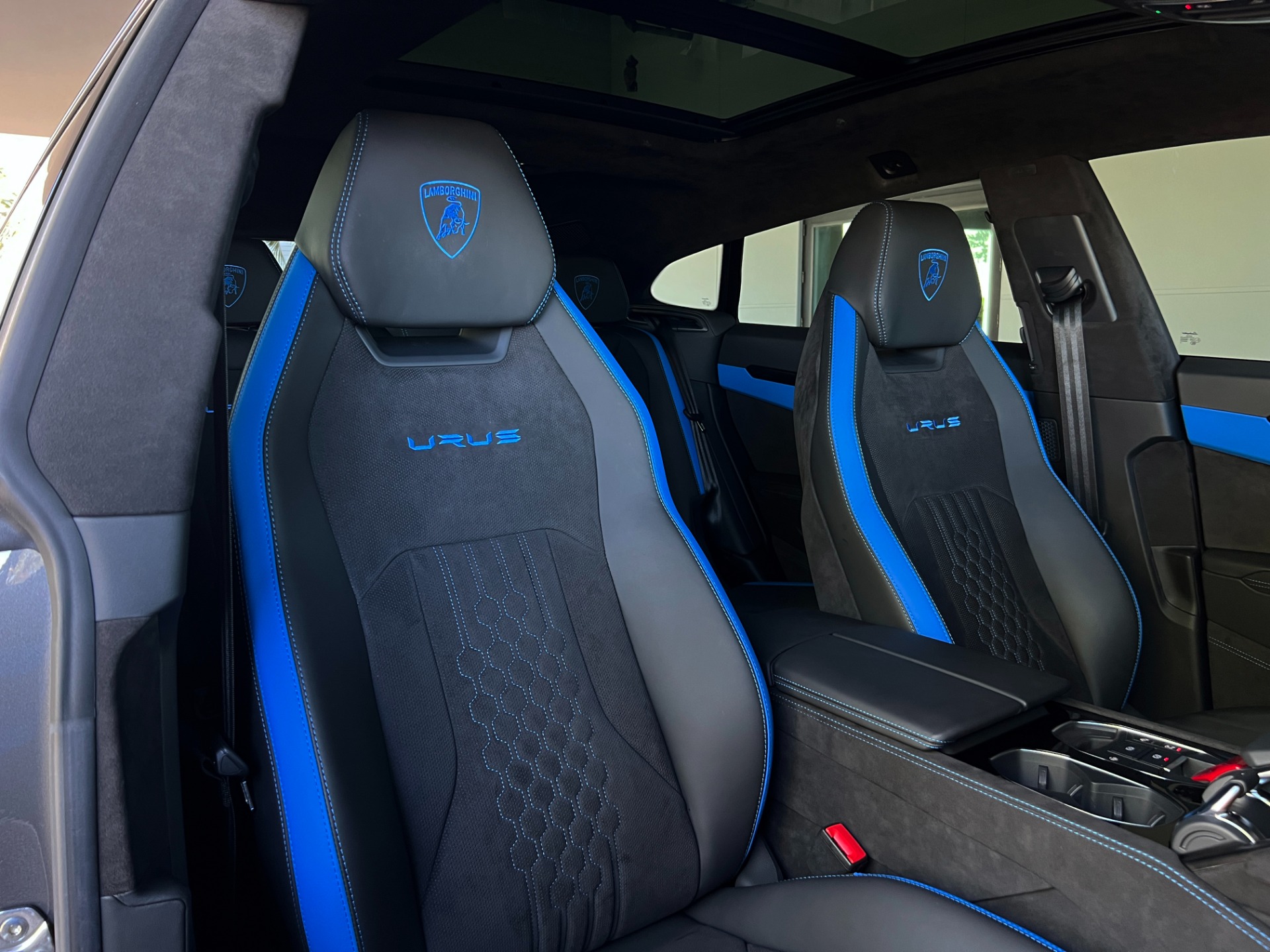 Used-2024-Lamborghini-Urus-S