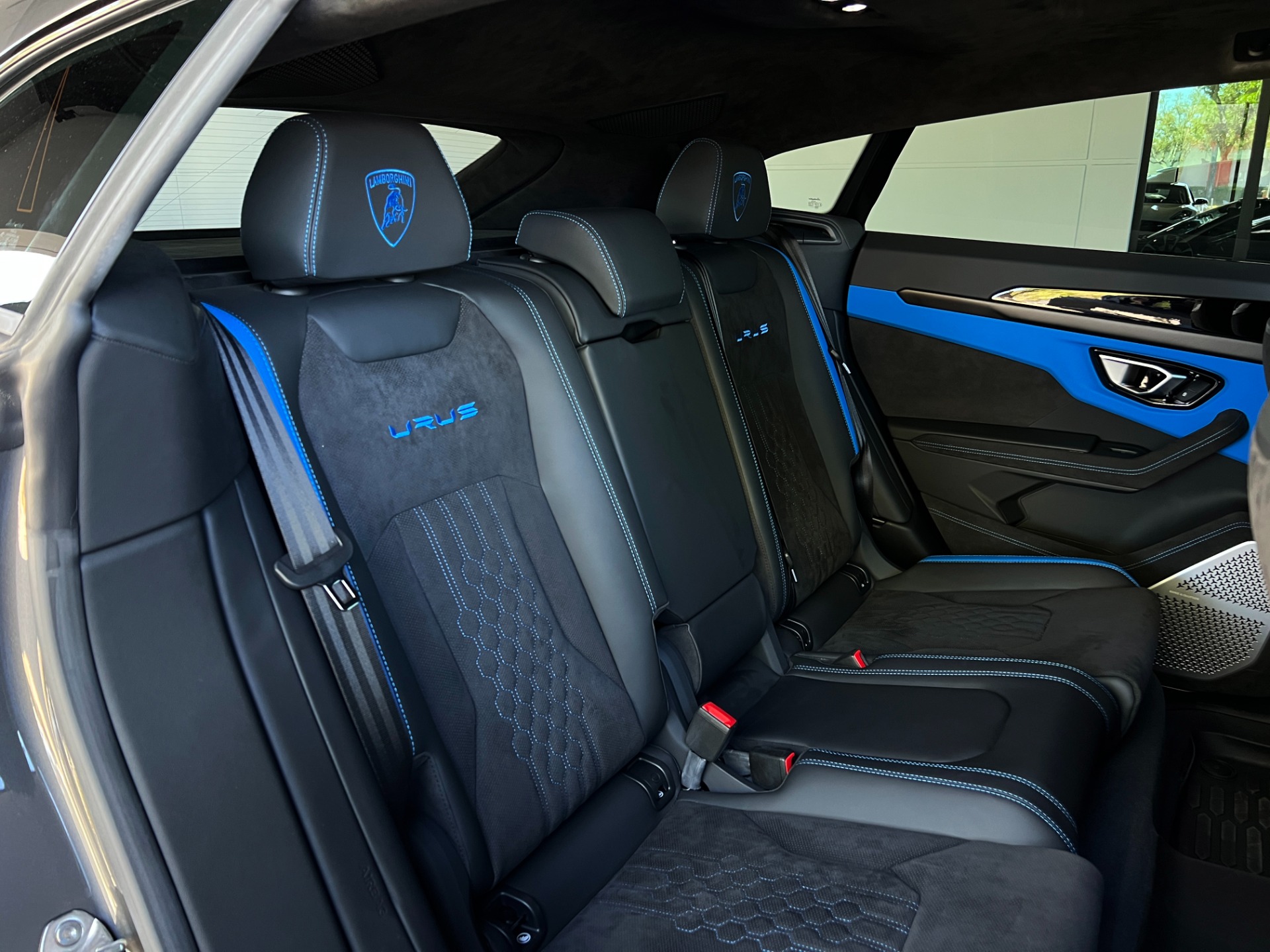 Used-2024-Lamborghini-Urus-S