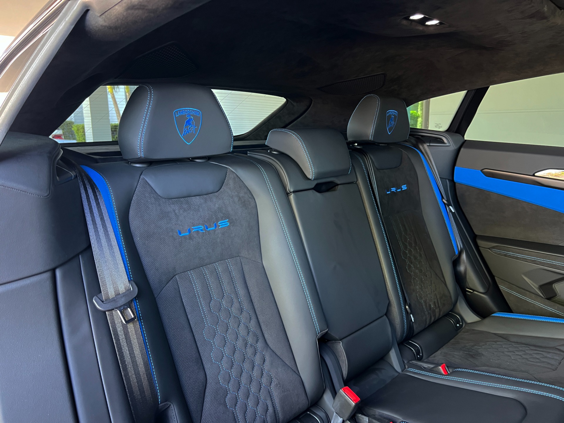 Used-2024-Lamborghini-Urus-S