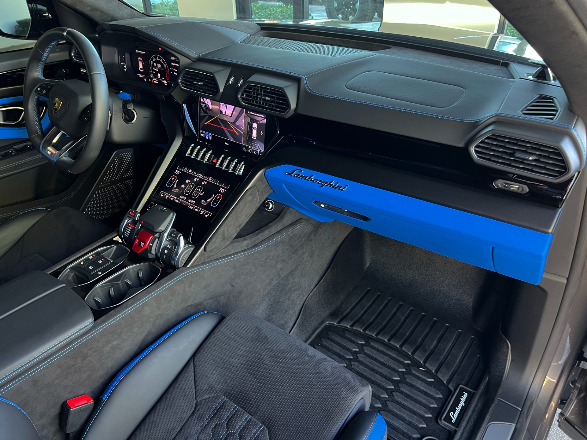 Used-2024-Lamborghini-Urus-S