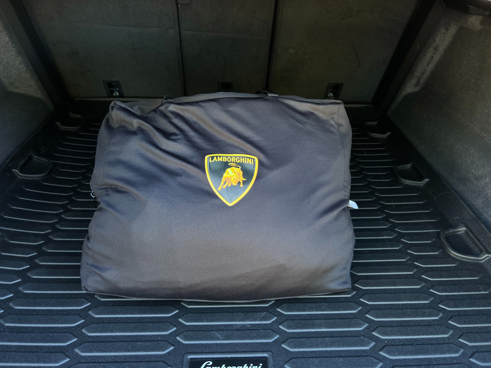 Used-2024-Lamborghini-Urus-S