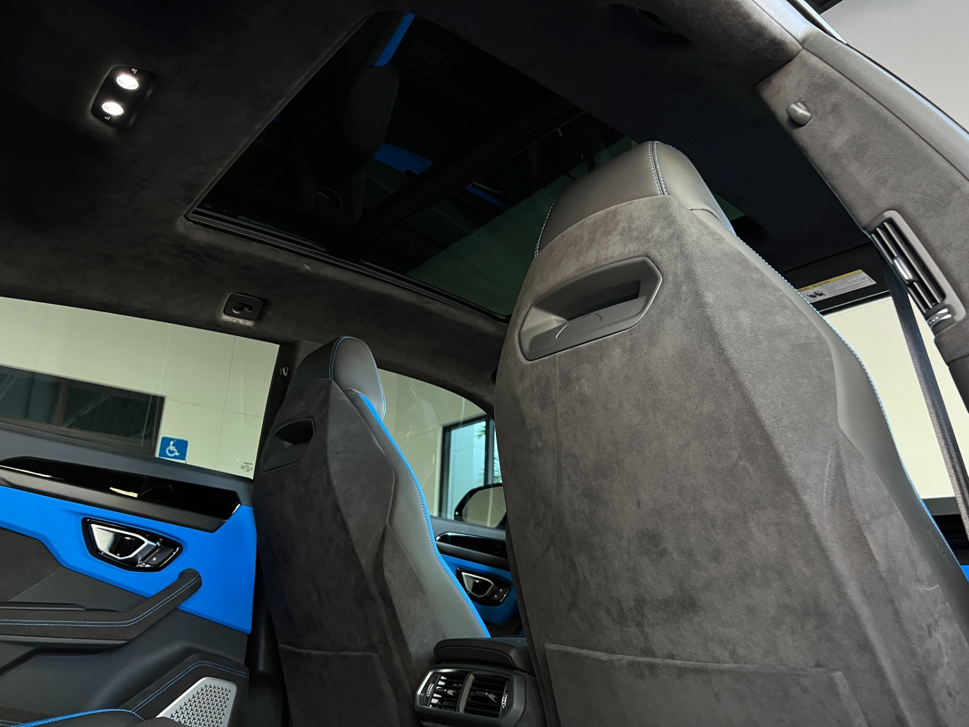 Used-2024-Lamborghini-Urus-S